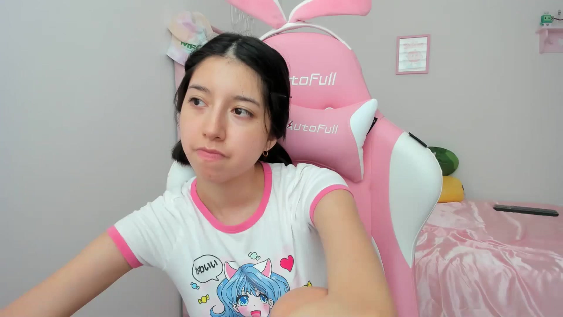 Gallery image thumbnail from Cherrycute666's myfreecams stream on, 05/01/2024, 20:05 image 19 of 20