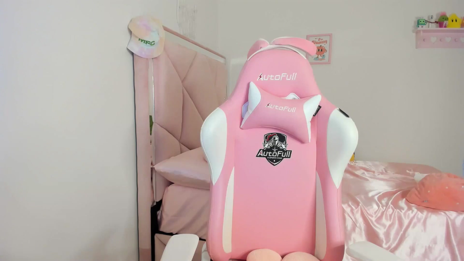 Gallery image thumbnail from Cherrycute666's myfreecams stream on, 05/02/2024, 03:01 image 20 of 20