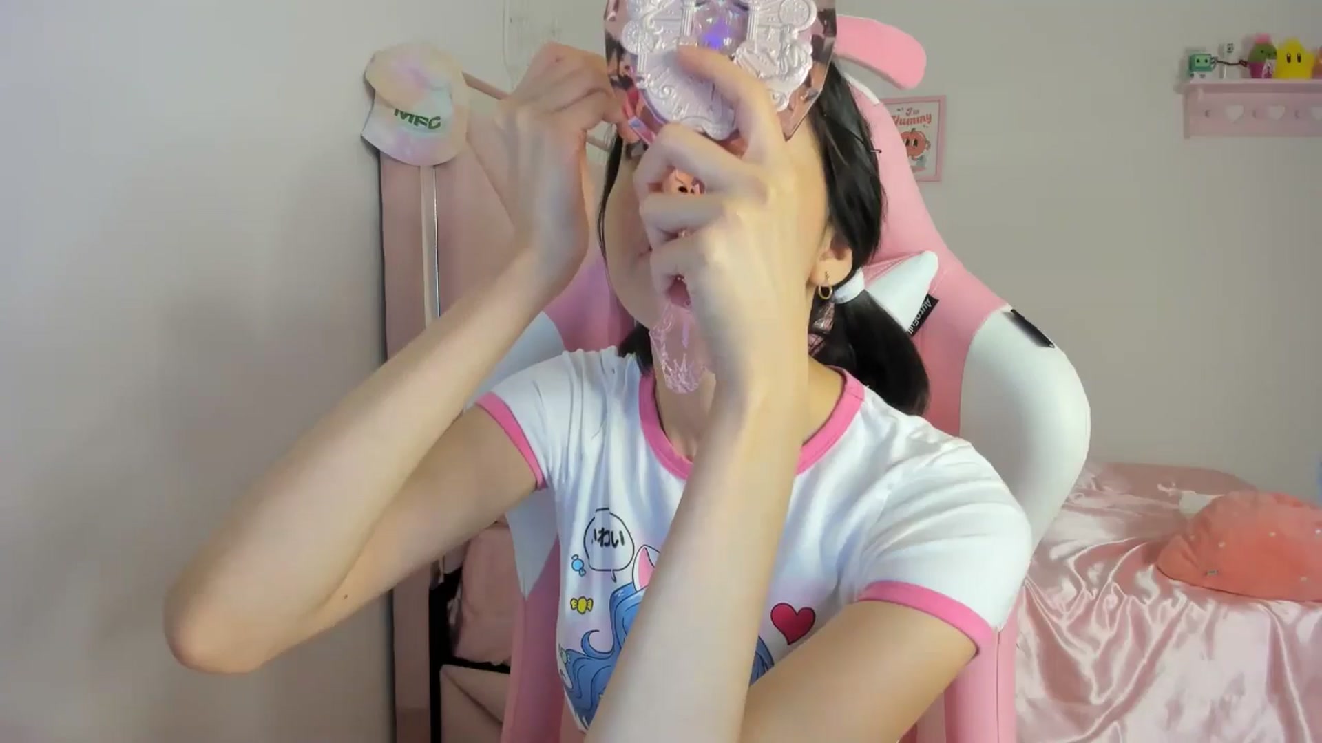 Gallery image thumbnail from Cherrycute666's myfreecams stream on, 05/02/2024, 03:01 image 12 of 20