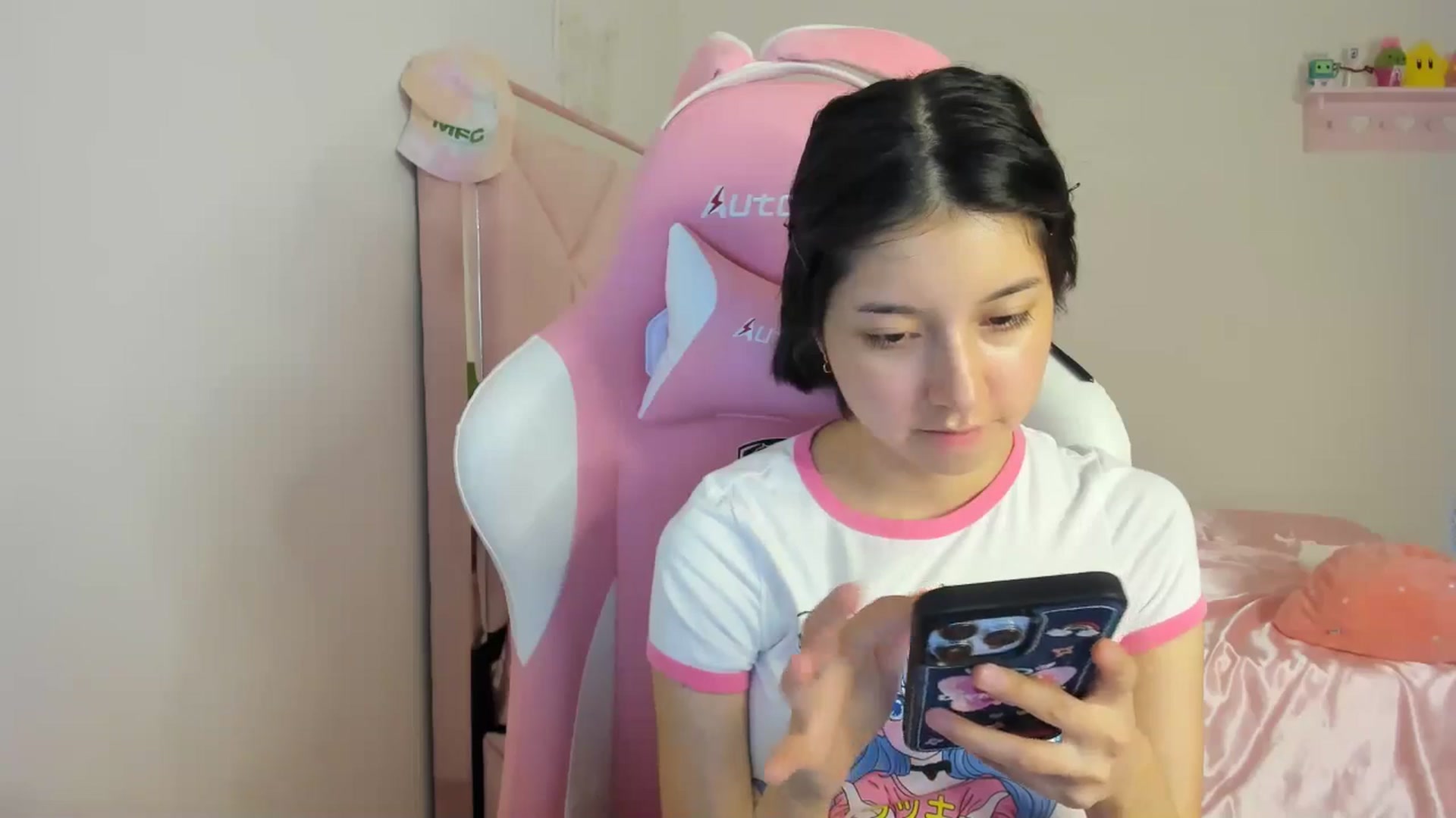 Gallery image thumbnail from Cherrycute666's myfreecams stream on, 05/02/2024, 03:01 image 17 of 20