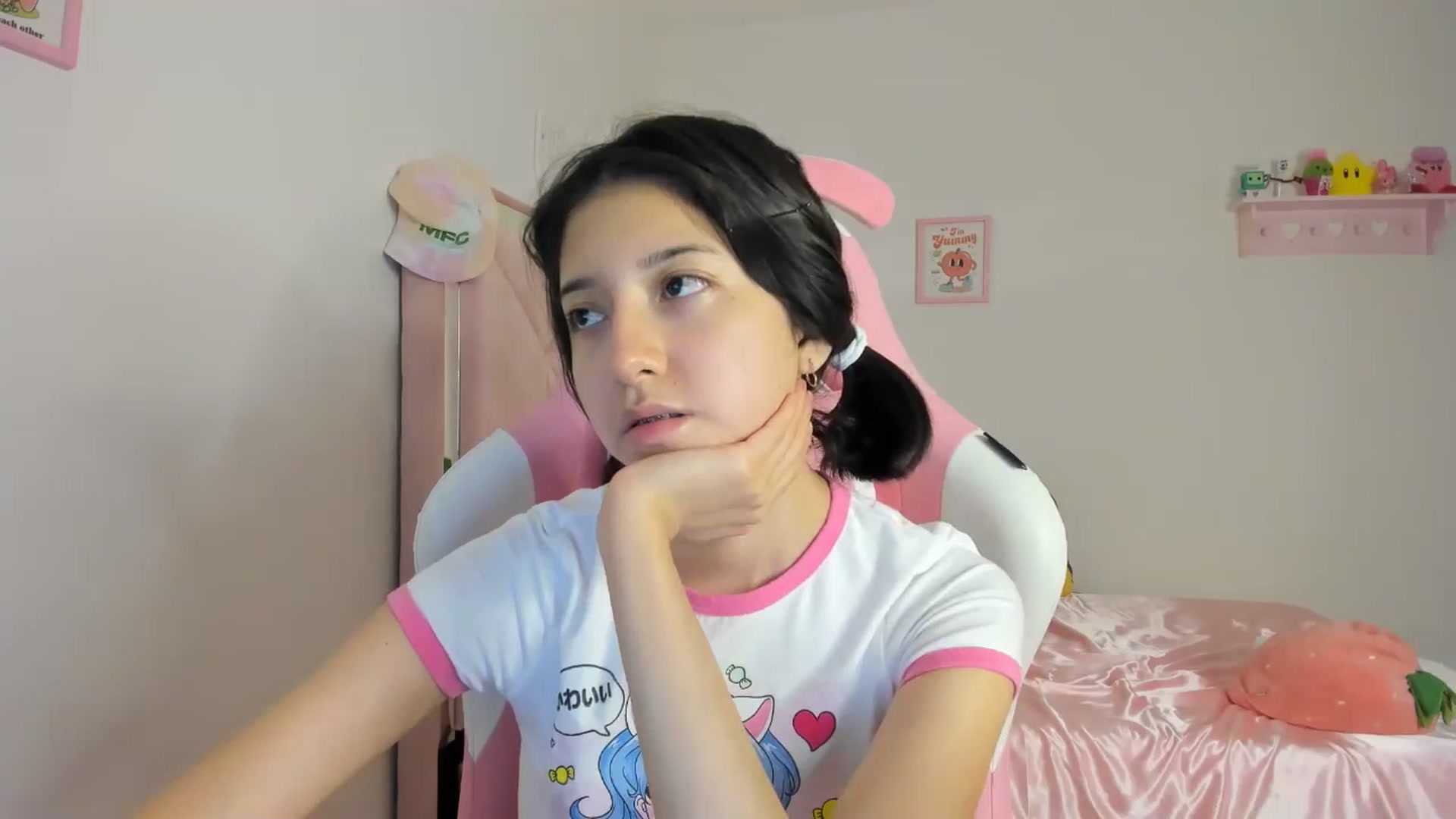 Gallery image thumbnail from Cherrycute666's myfreecams stream on, 05/02/2024, 06:09 image 13 of 20