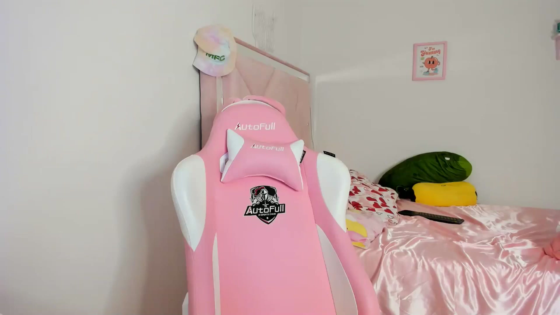 Gallery image thumbnail from Cherrycute666's myfreecams stream on, 05/02/2024, 06:51 image 3 of 20