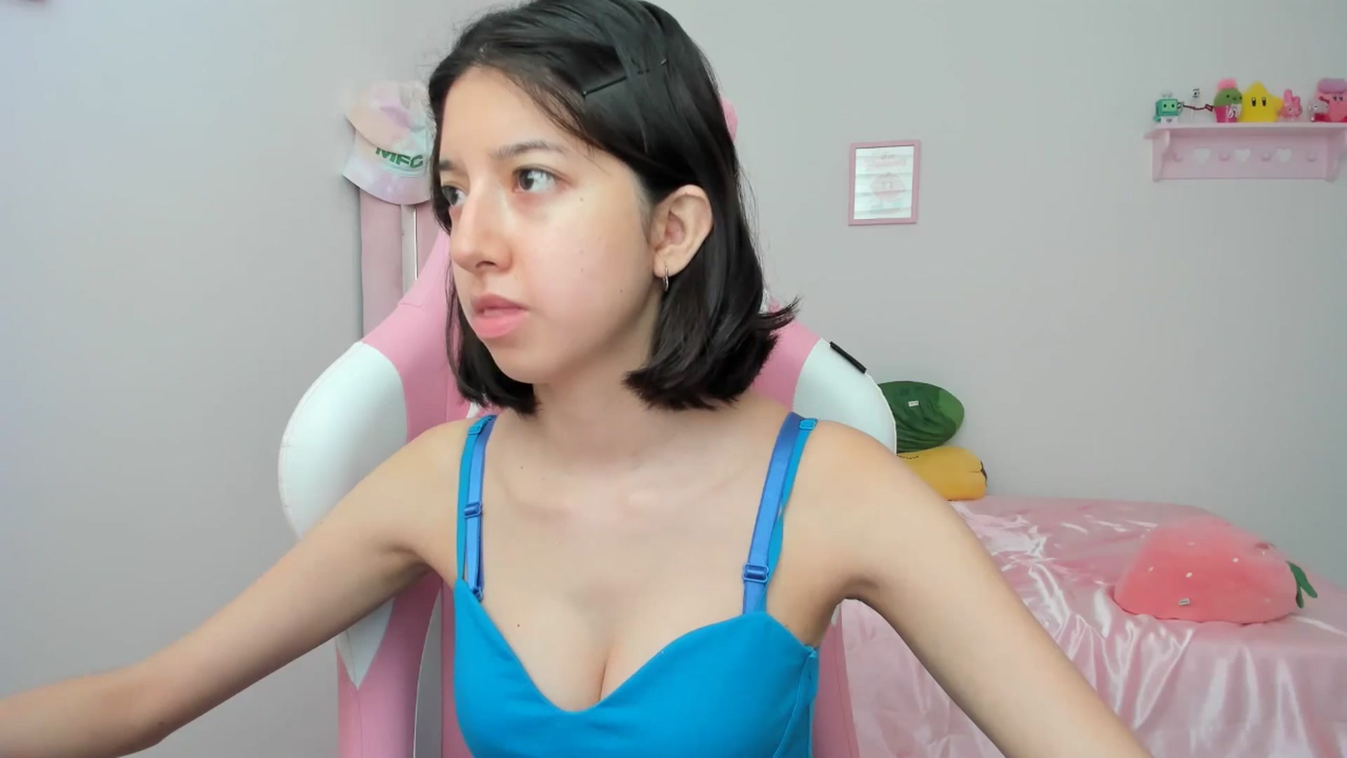 Gallery image thumbnail from Cherrycute666's myfreecams stream on, 05/02/2024, 18:42 image 12 of 20