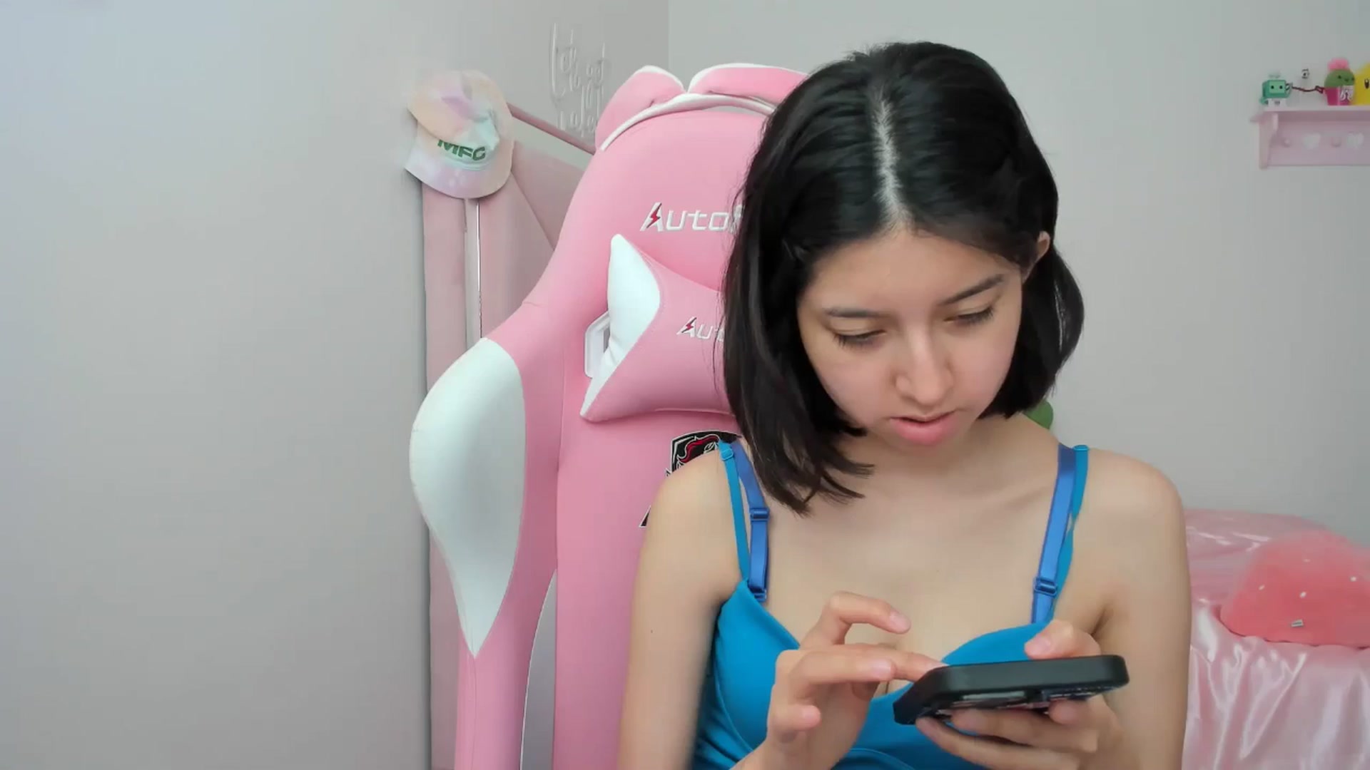 Gallery image thumbnail from Cherrycute666's myfreecams stream on, 05/02/2024, 18:42 image 2 of 20