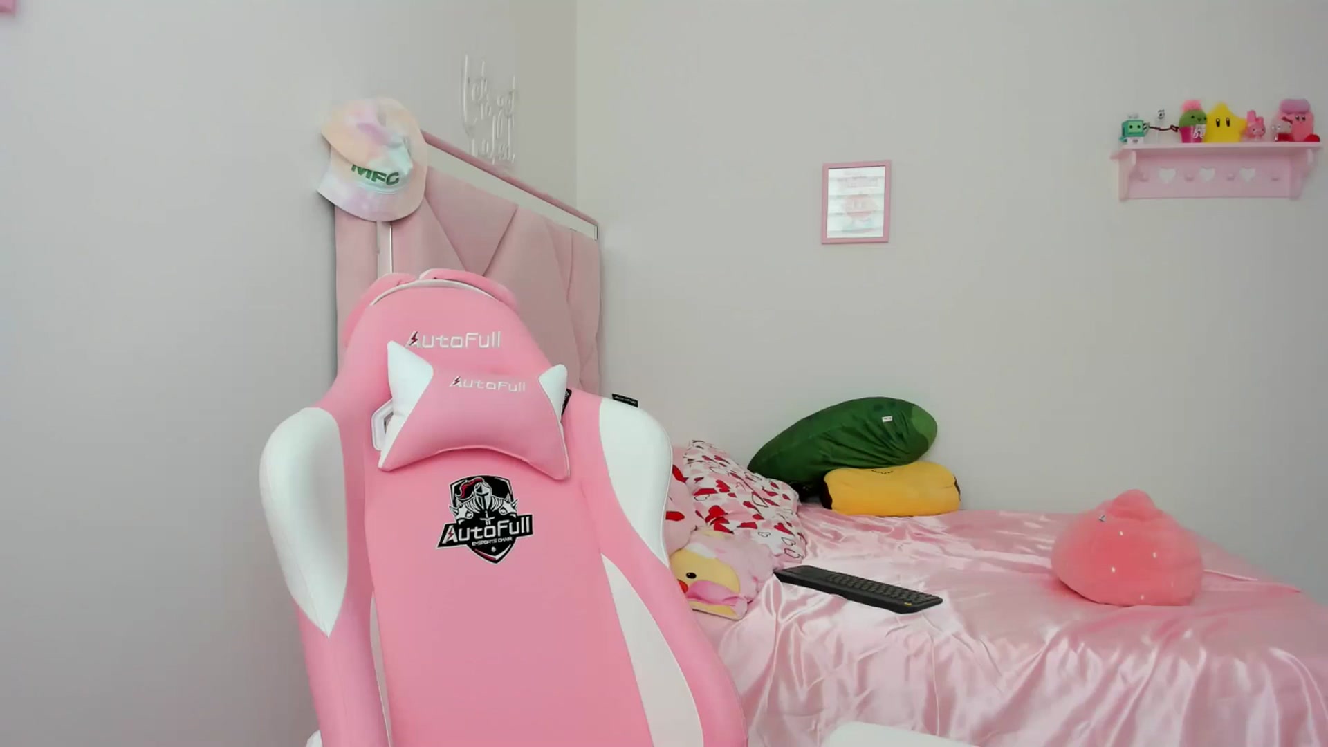 Gallery image thumbnail from Cherrycute666's myfreecams stream on, 05/02/2024, 23:47 image 1 of 20