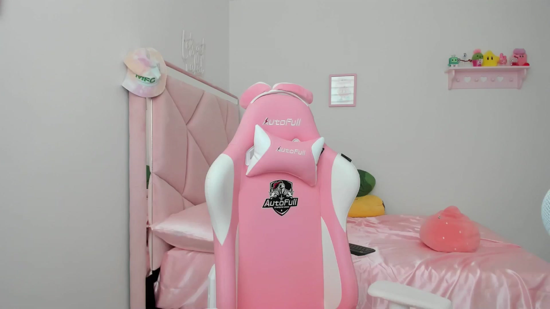 Gallery image thumbnail from Cherrycute666's myfreecams stream on, 05/02/2024, 23:47 image 14 of 20