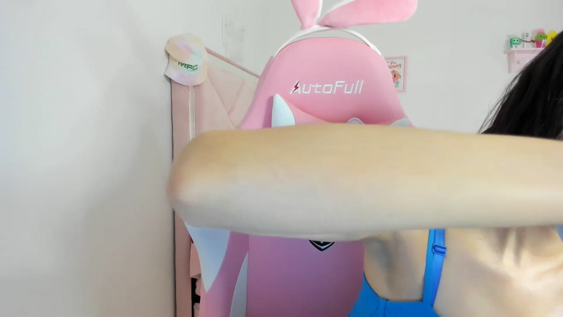 Gallery image thumbnail from Cherrycute666's myfreecams stream on, 05/03/2024, 06:56 image 5 of 20