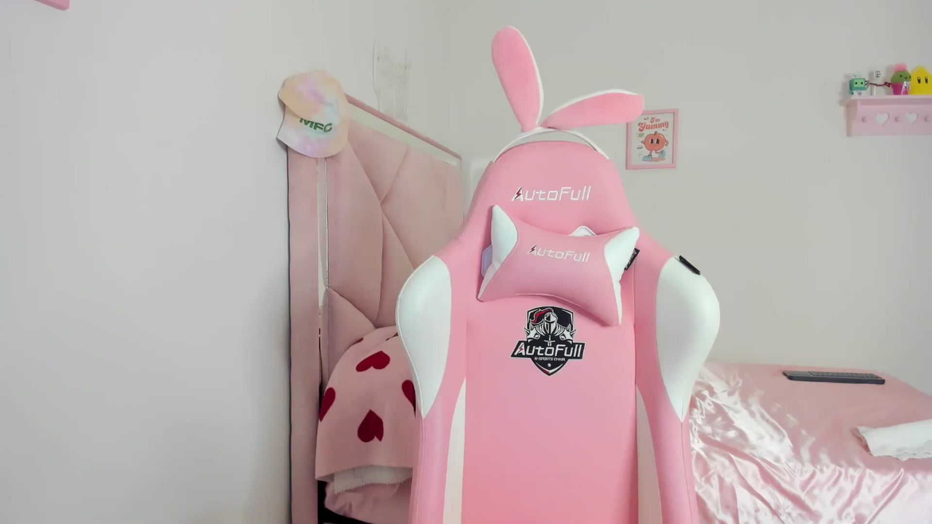 Gallery image thumbnail from Cherrycute666's myfreecams stream on, 05/03/2024, 06:56 image 19 of 20