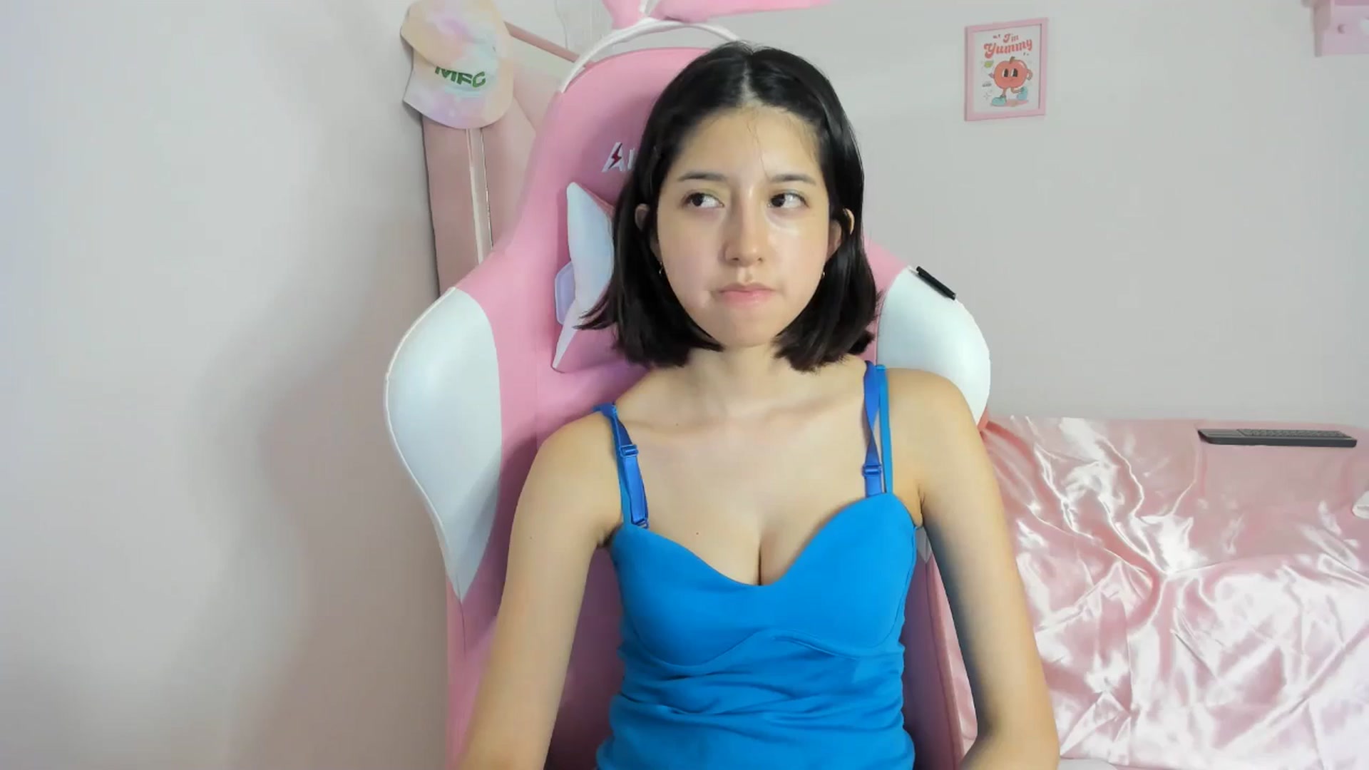 Gallery image thumbnail from Cherrycute666's myfreecams stream on, 05/03/2024, 07:38 image 15 of 20