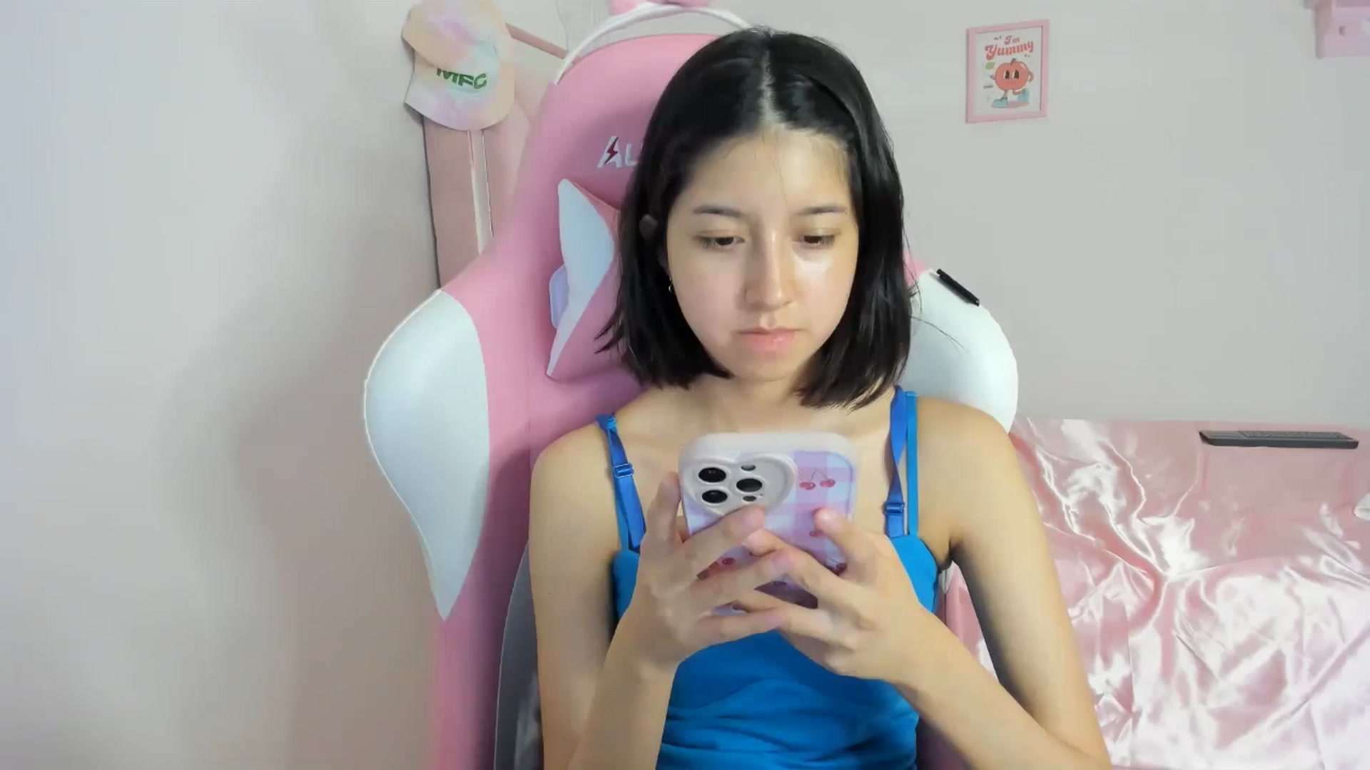 Gallery image thumbnail from Cherrycute666's myfreecams stream on, 05/03/2024, 07:38 image 19 of 20