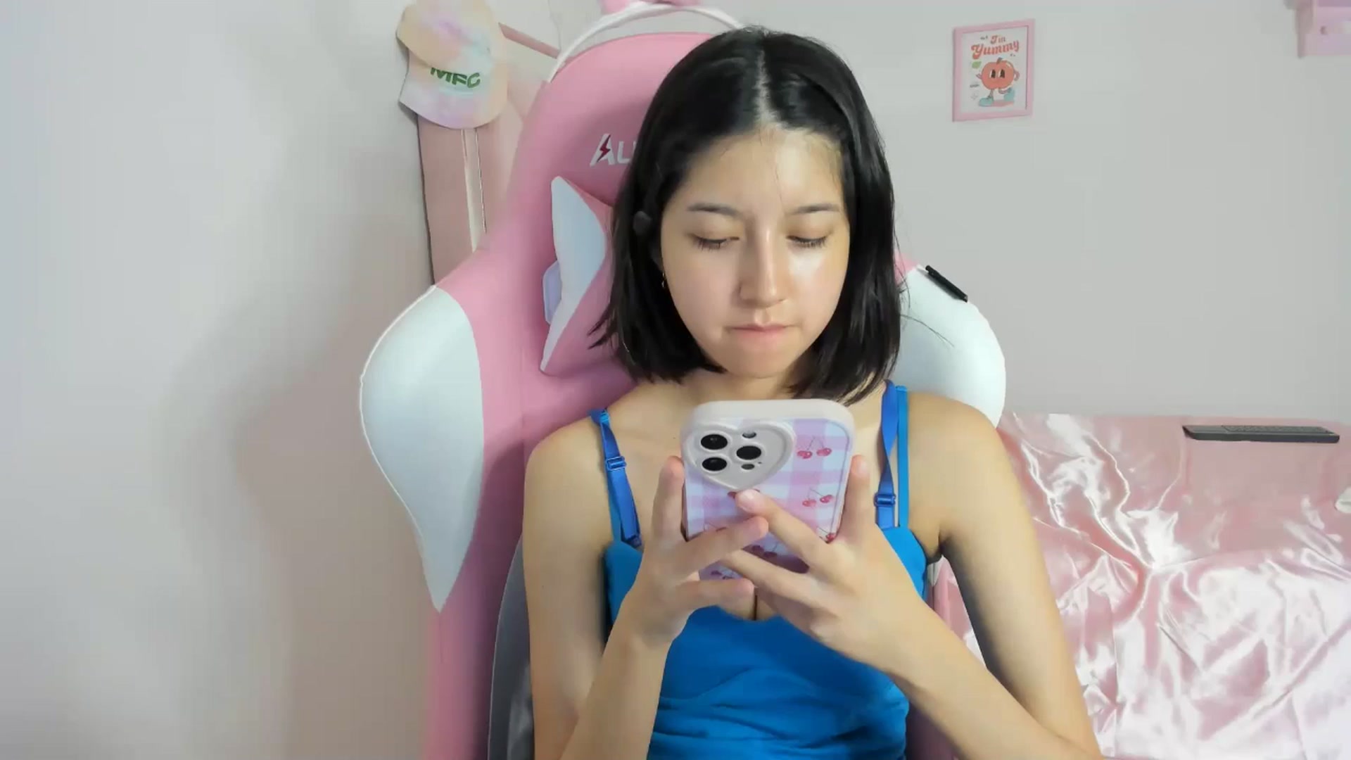 Gallery image thumbnail from Cherrycute666's myfreecams stream on, 05/03/2024, 07:38 image 20 of 20