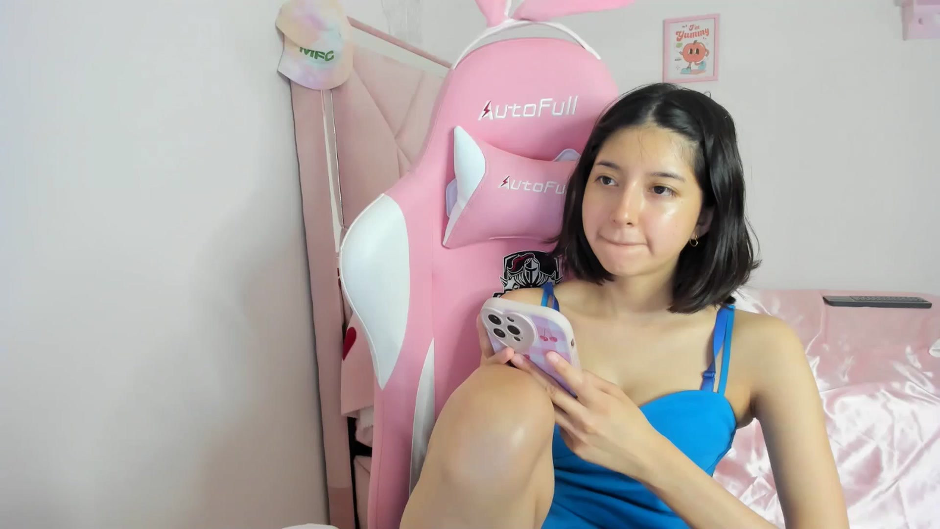 Gallery image thumbnail from Cherrycute666's myfreecams stream on, 05/03/2024, 07:38 image 12 of 20