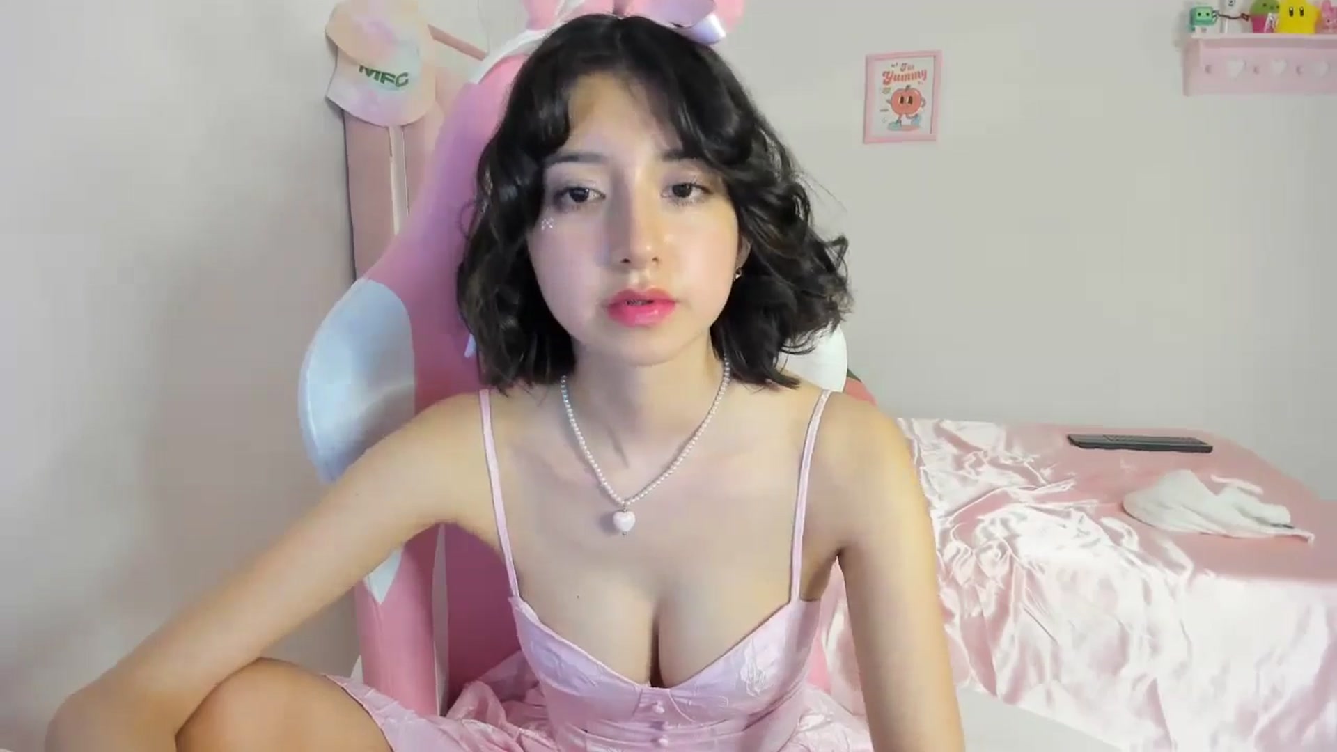 Gallery image thumbnail from Cherrycute666's myfreecams stream on, 05/04/2024, 05:27 image 14 of 20