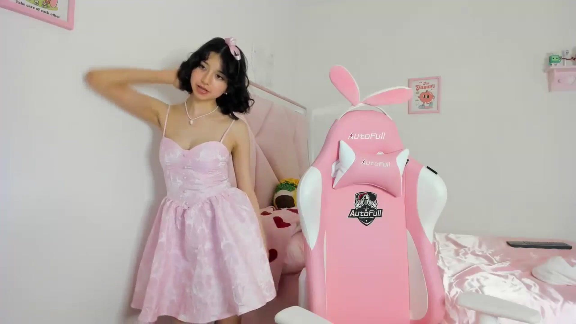 Gallery image thumbnail from Cherrycute666's myfreecams stream on, 05/04/2024, 05:44 image 16 of 20