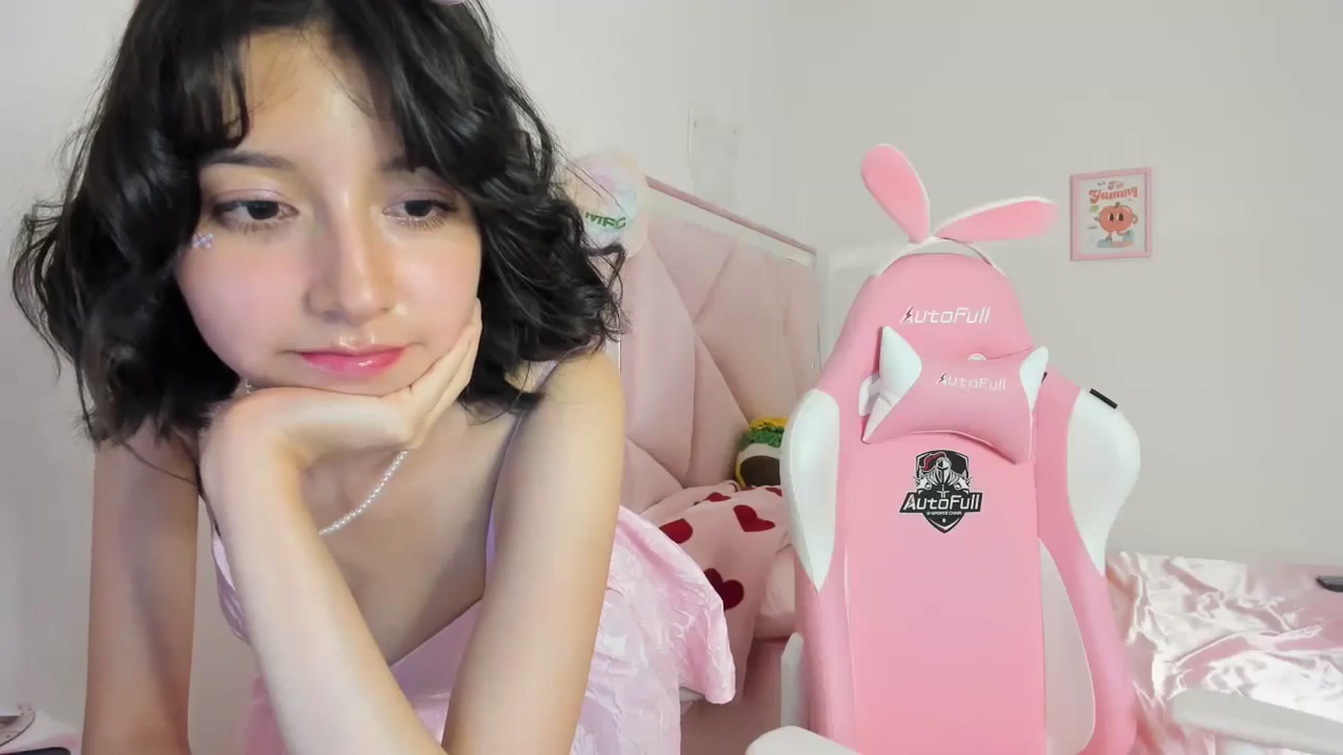 Gallery image thumbnail from Cherrycute666's myfreecams stream on, 05/04/2024, 05:44 image 18 of 20
