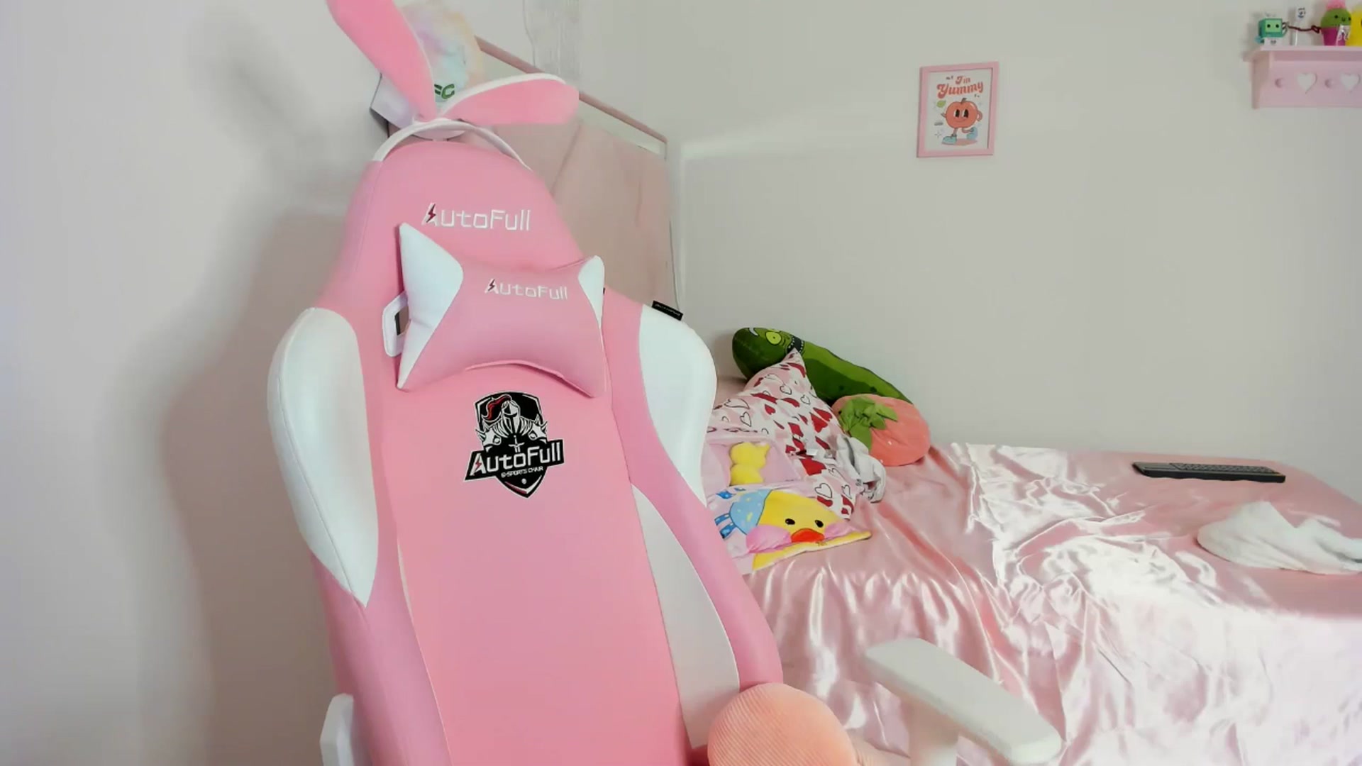 Gallery image thumbnail from Cherrycute666's myfreecams stream on, 05/04/2024, 08:06 image 5 of 20