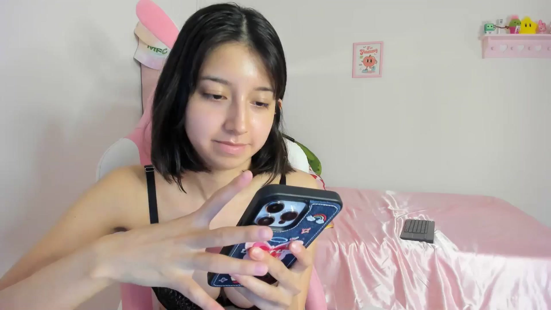 Gallery image thumbnail from Cherrycute666's myfreecams stream on, 05/04/2024, 09:25 image 3 of 20