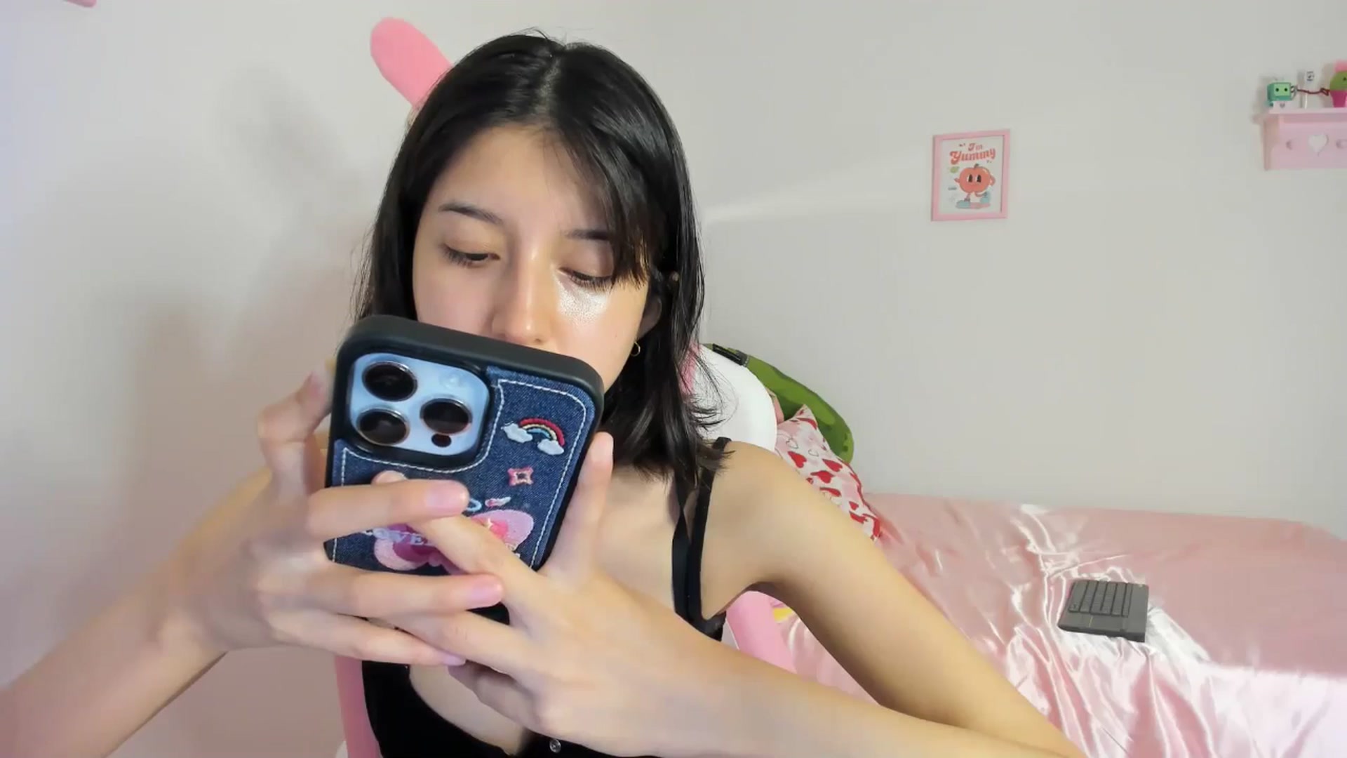 Gallery image thumbnail from Cherrycute666's myfreecams stream on, 05/04/2024, 09:25 image 7 of 20