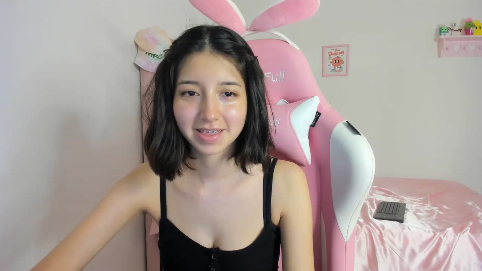 Gallery image thumbnail from Cherrycute666's myfreecams stream on, 05/04/2024, 09:57 image 14 of 20
