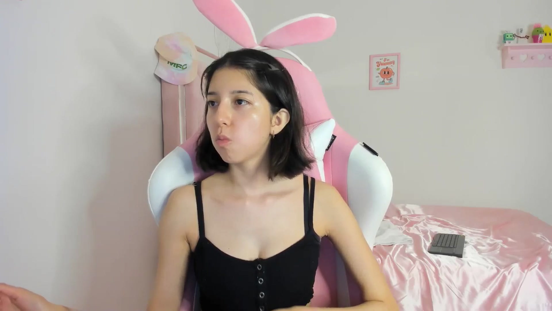 Gallery image thumbnail from Cherrycute666's myfreecams stream on, 05/04/2024, 09:57 image 5 of 20