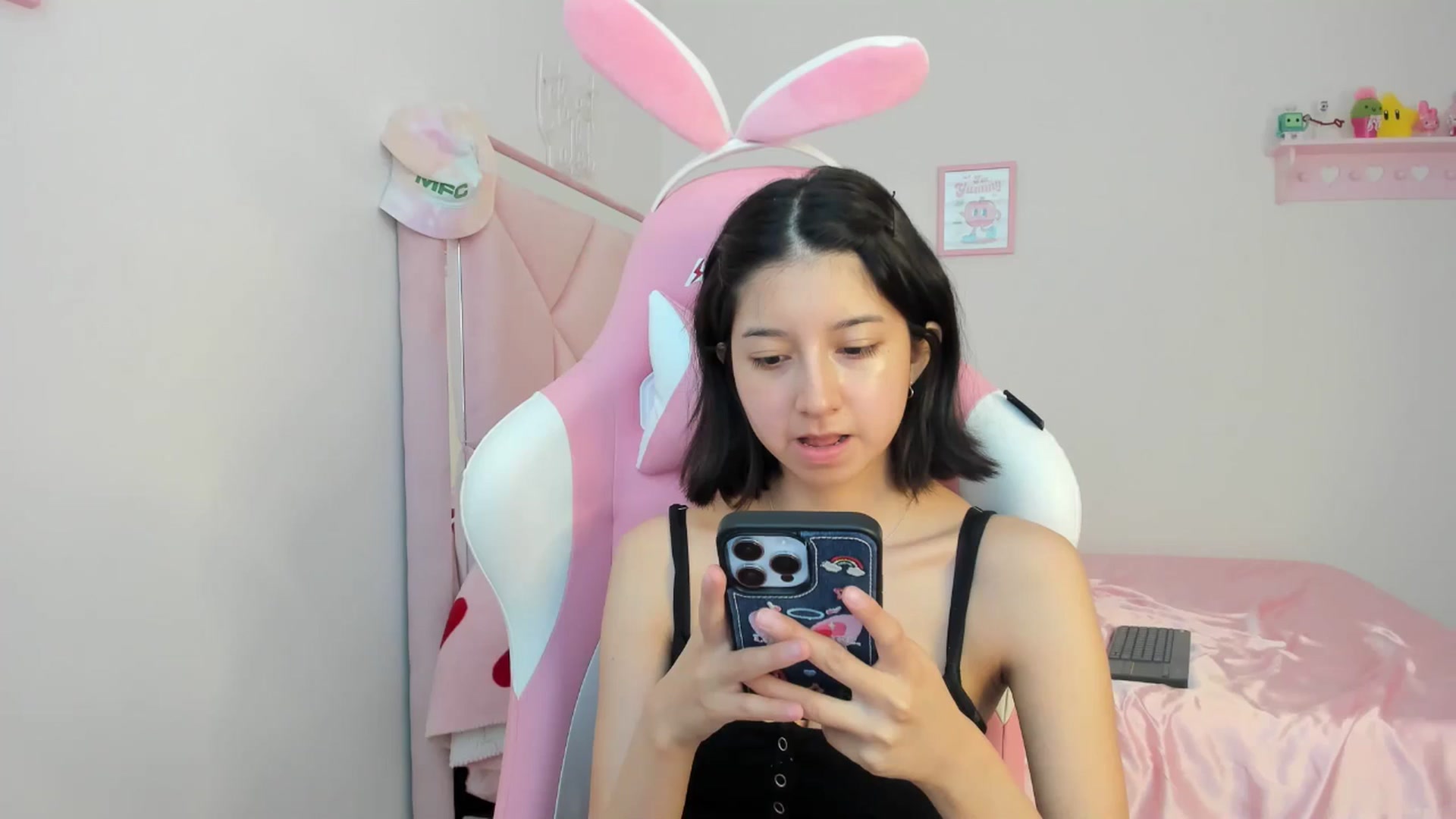Gallery image thumbnail from Cherrycute666's myfreecams stream on, 05/04/2024, 23:30 image 2 of 20