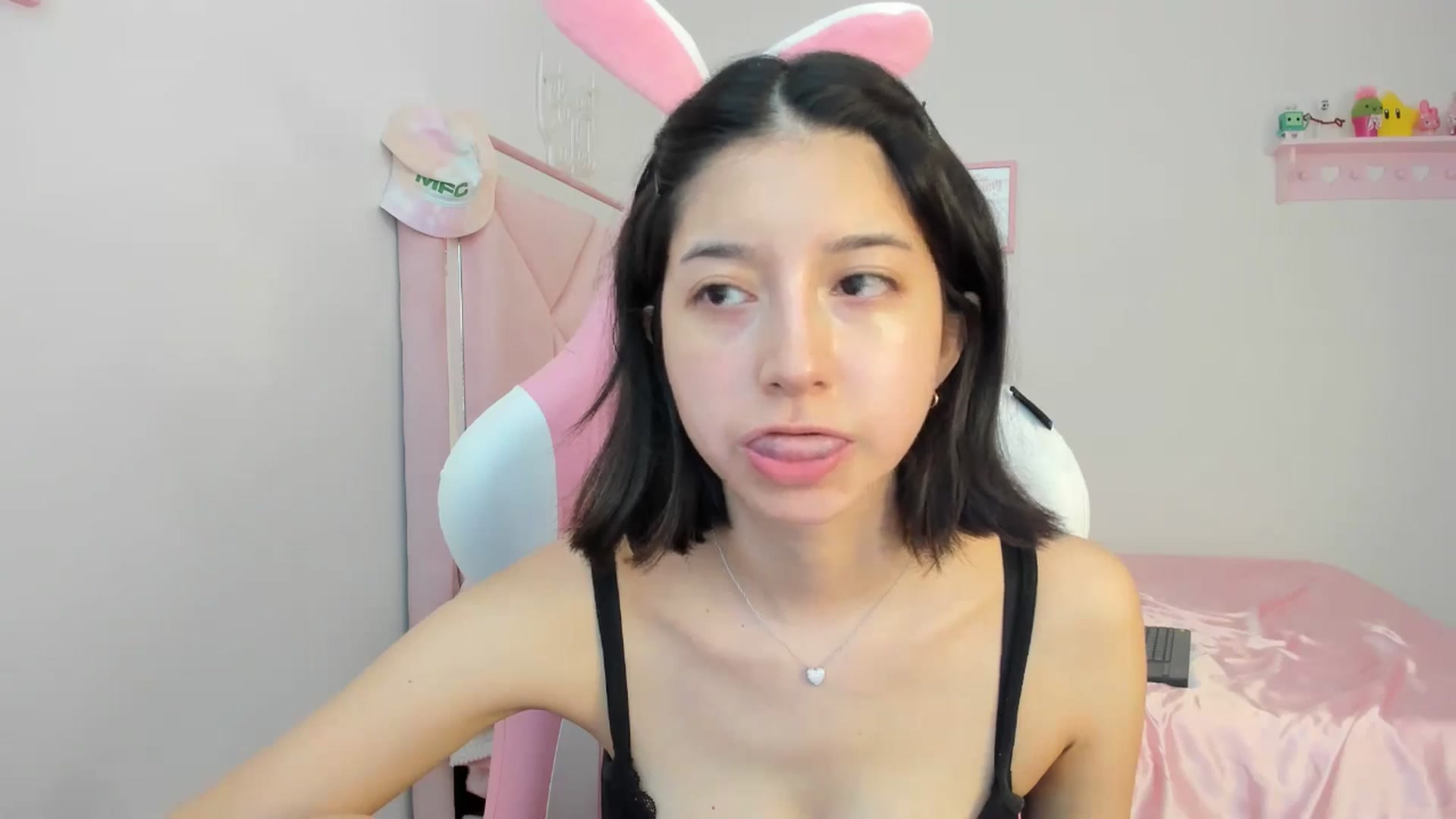 Gallery image thumbnail from Cherrycute666's myfreecams stream on, 05/04/2024, 23:30 image 5 of 20