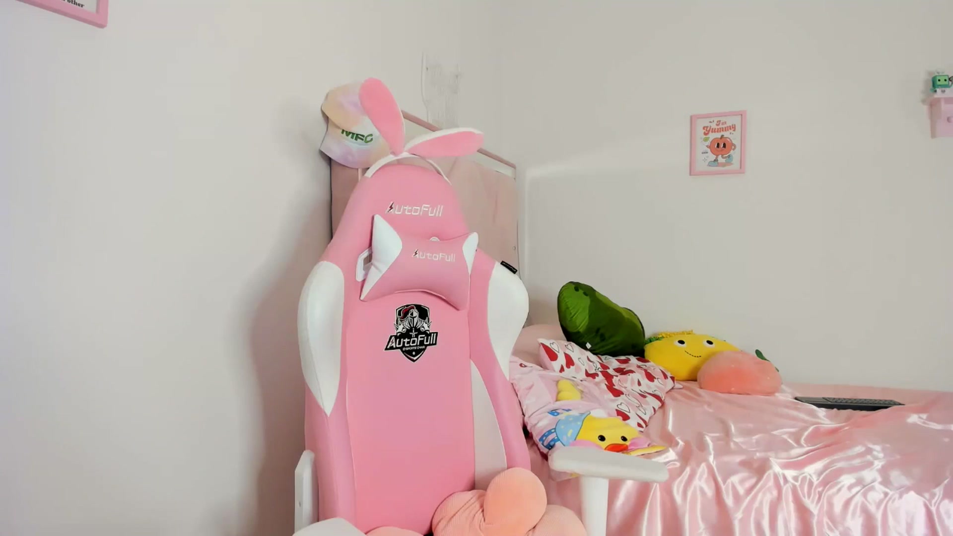 Gallery image thumbnail from Cherrycute666's myfreecams stream on, 05/05/2024, 02:51 image 20 of 20