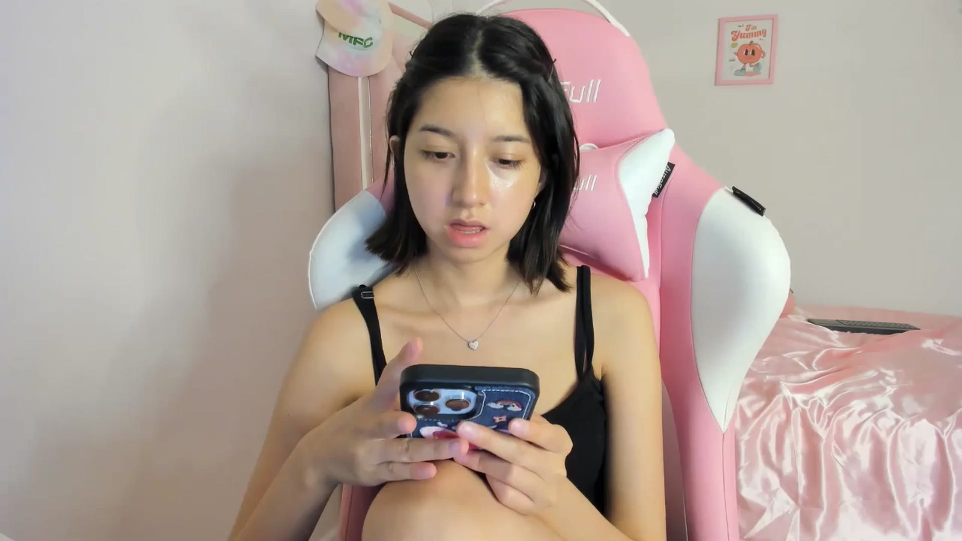 Gallery image thumbnail from Cherrycute666's myfreecams stream on, 05/05/2024, 02:51 image 14 of 20