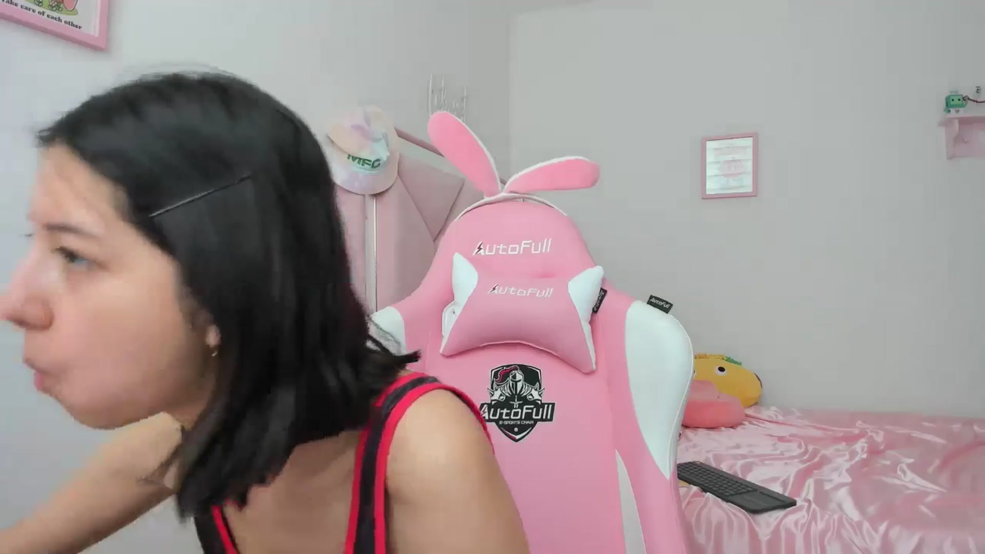 Gallery image thumbnail from Cherrycute666's myfreecams stream on, 05/05/2024, 20:04 image 7 of 20