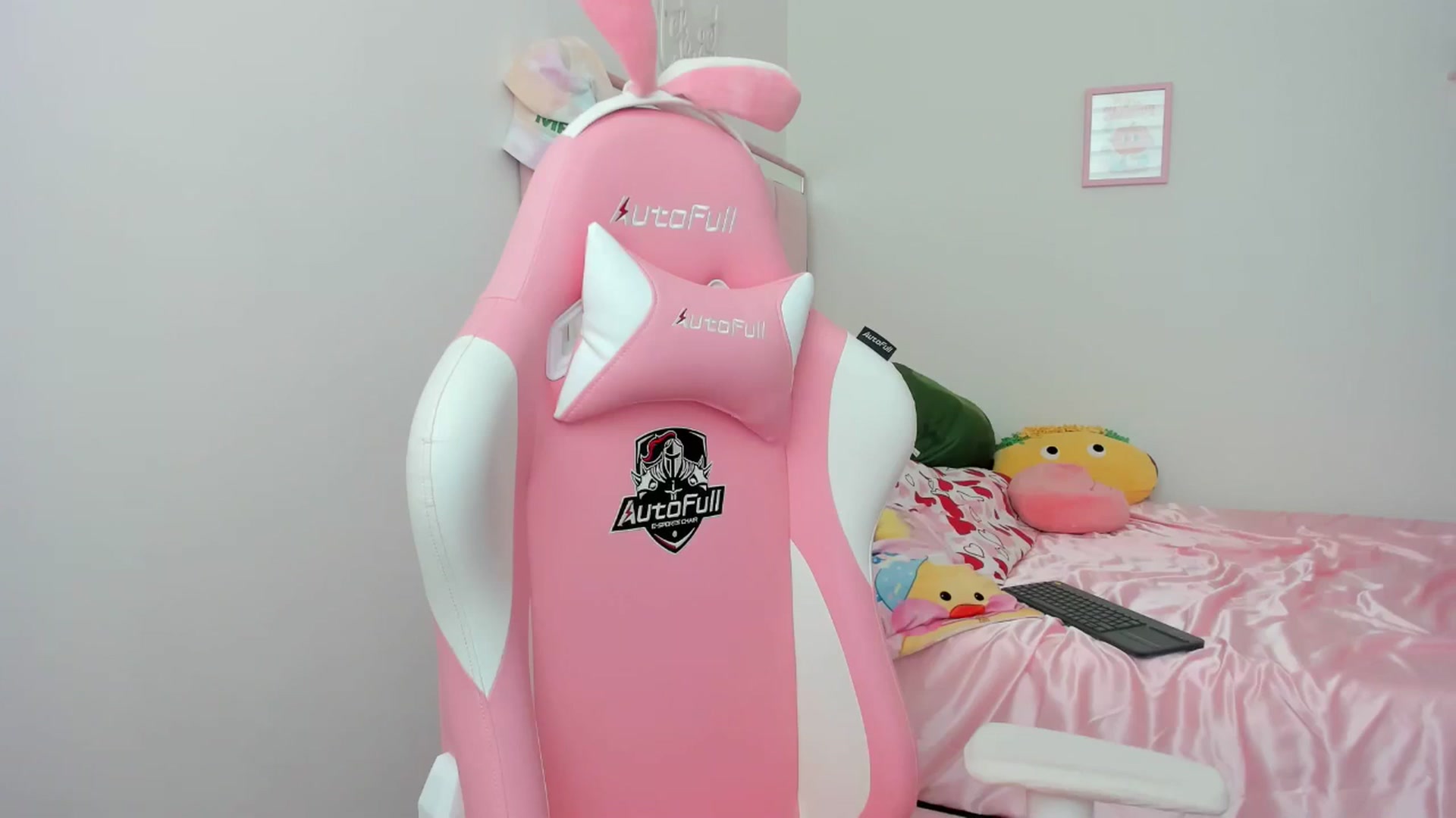 Gallery image thumbnail from Cherrycute666's myfreecams stream on, 05/05/2024, 22:09 image 3 of 20