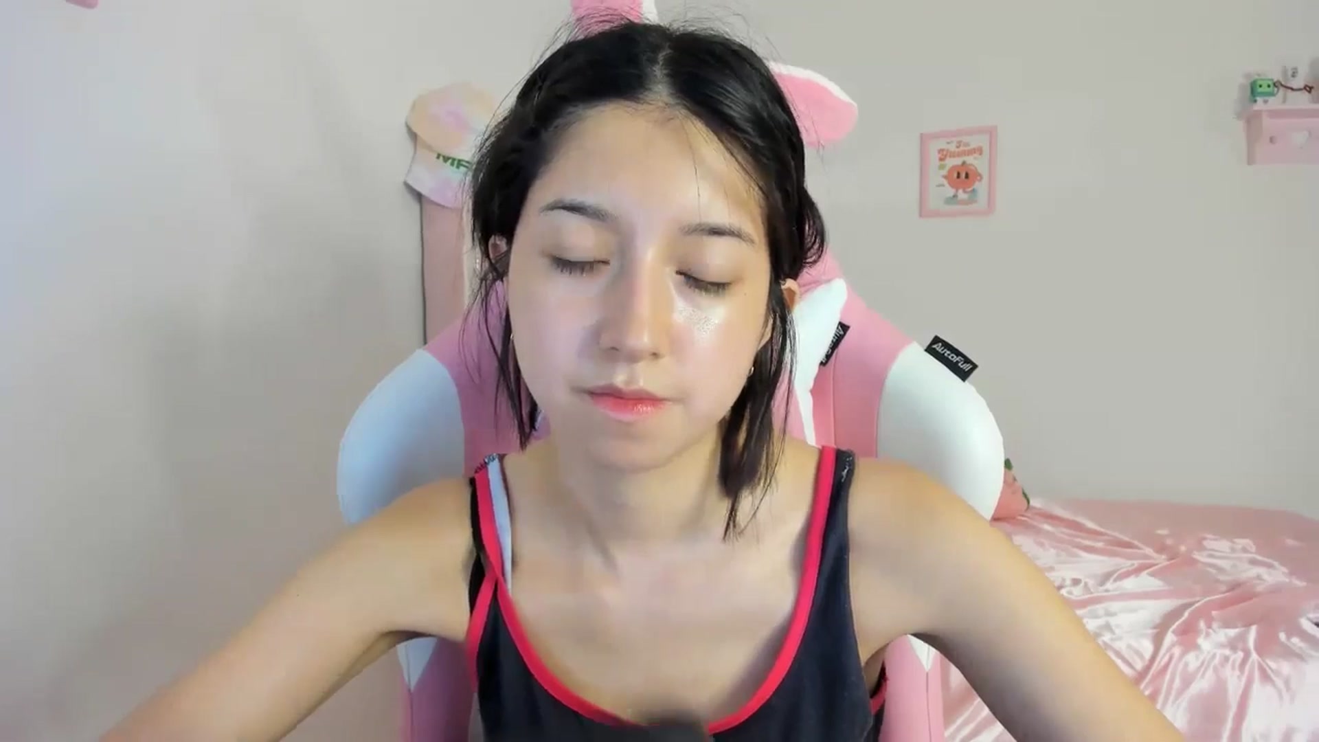 Gallery image thumbnail from Cherrycute666's myfreecams stream on, 05/06/2024, 03:40 image 3 of 20