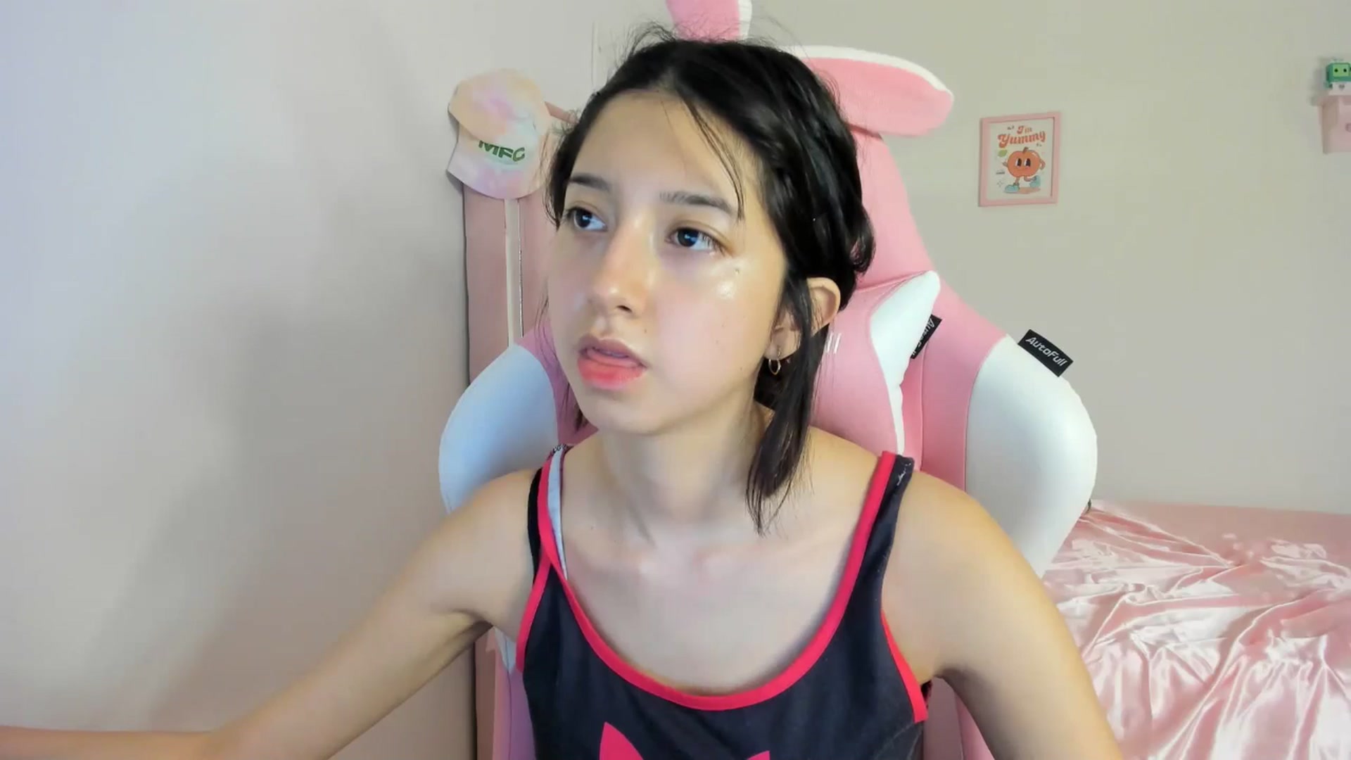 Gallery image thumbnail from Cherrycute666's myfreecams stream on, 05/06/2024, 03:40 image 12 of 20