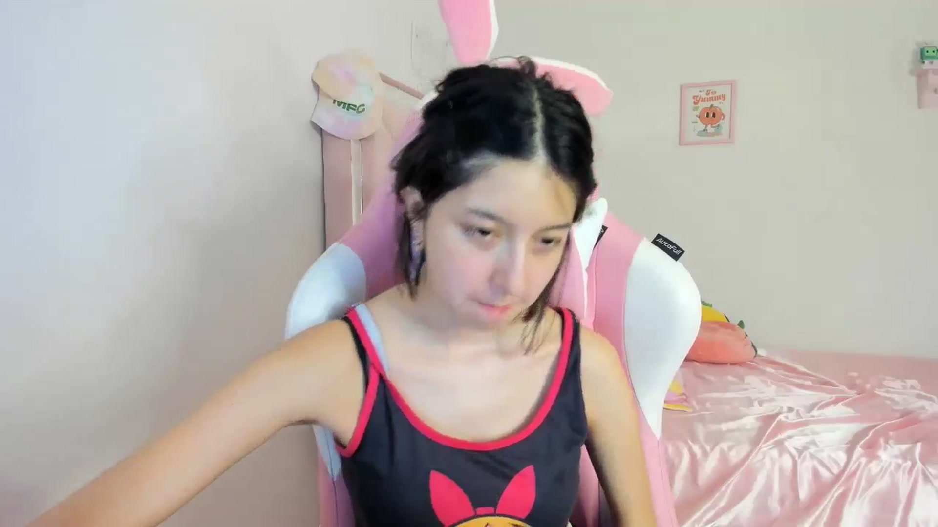 Gallery image thumbnail from Cherrycute666's myfreecams stream on, 05/06/2024, 03:40 image 18 of 20