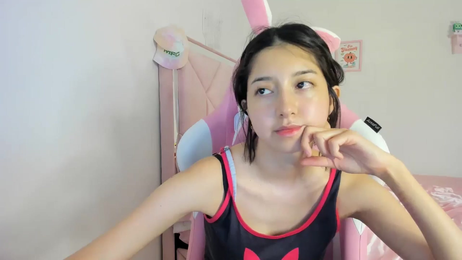 Gallery image thumbnail from Cherrycute666's myfreecams stream on, 05/06/2024, 03:40 image 14 of 20