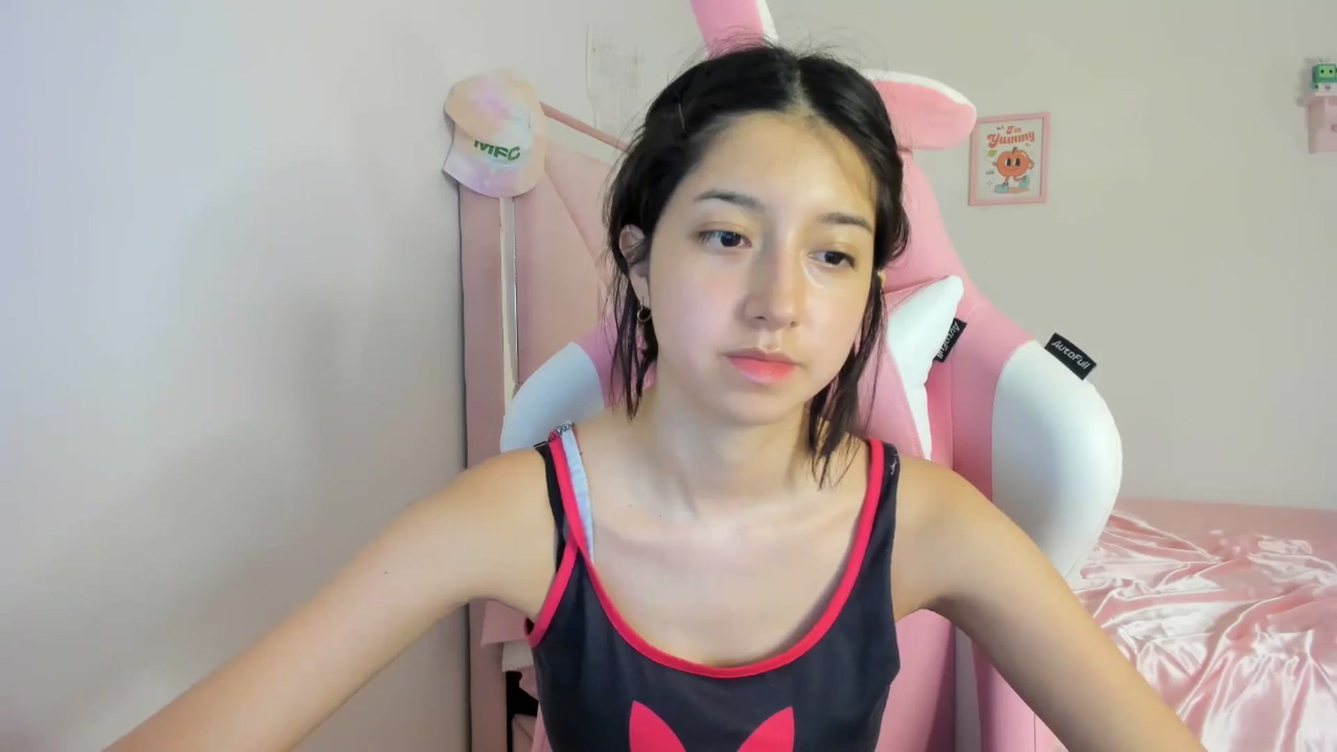 Gallery image thumbnail from Cherrycute666's myfreecams stream on, 05/06/2024, 03:40 image 15 of 20
