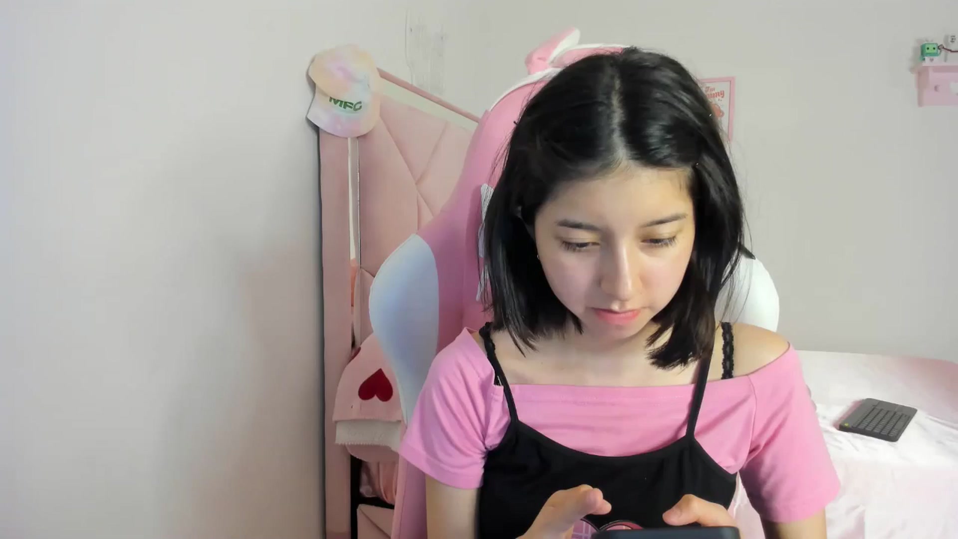Gallery image thumbnail from Cherrycute666's myfreecams stream on, 05/07/2024, 04:15 image 1 of 20