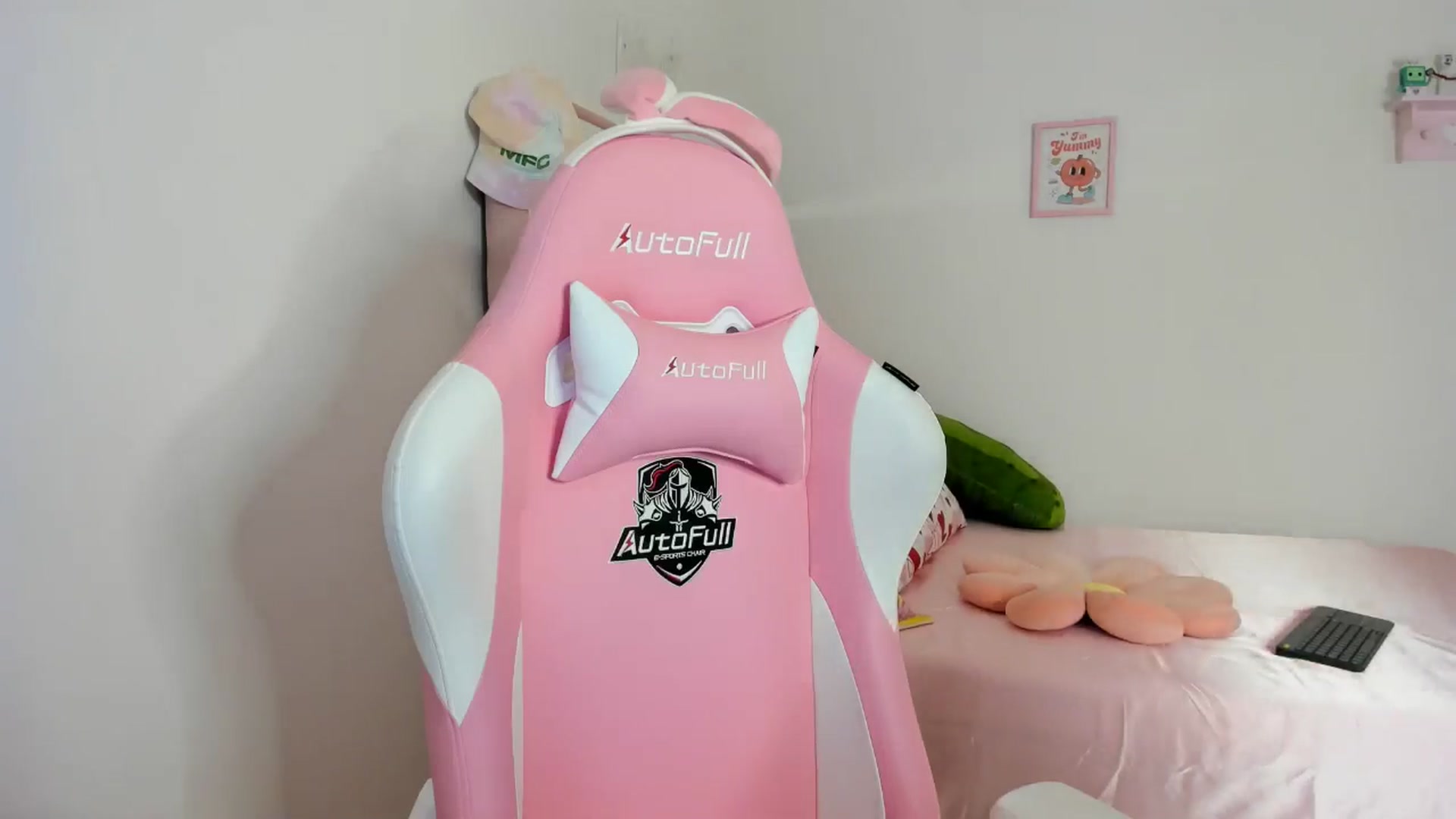 Gallery image thumbnail from Cherrycute666's myfreecams stream on, 05/07/2024, 04:15 image 9 of 20