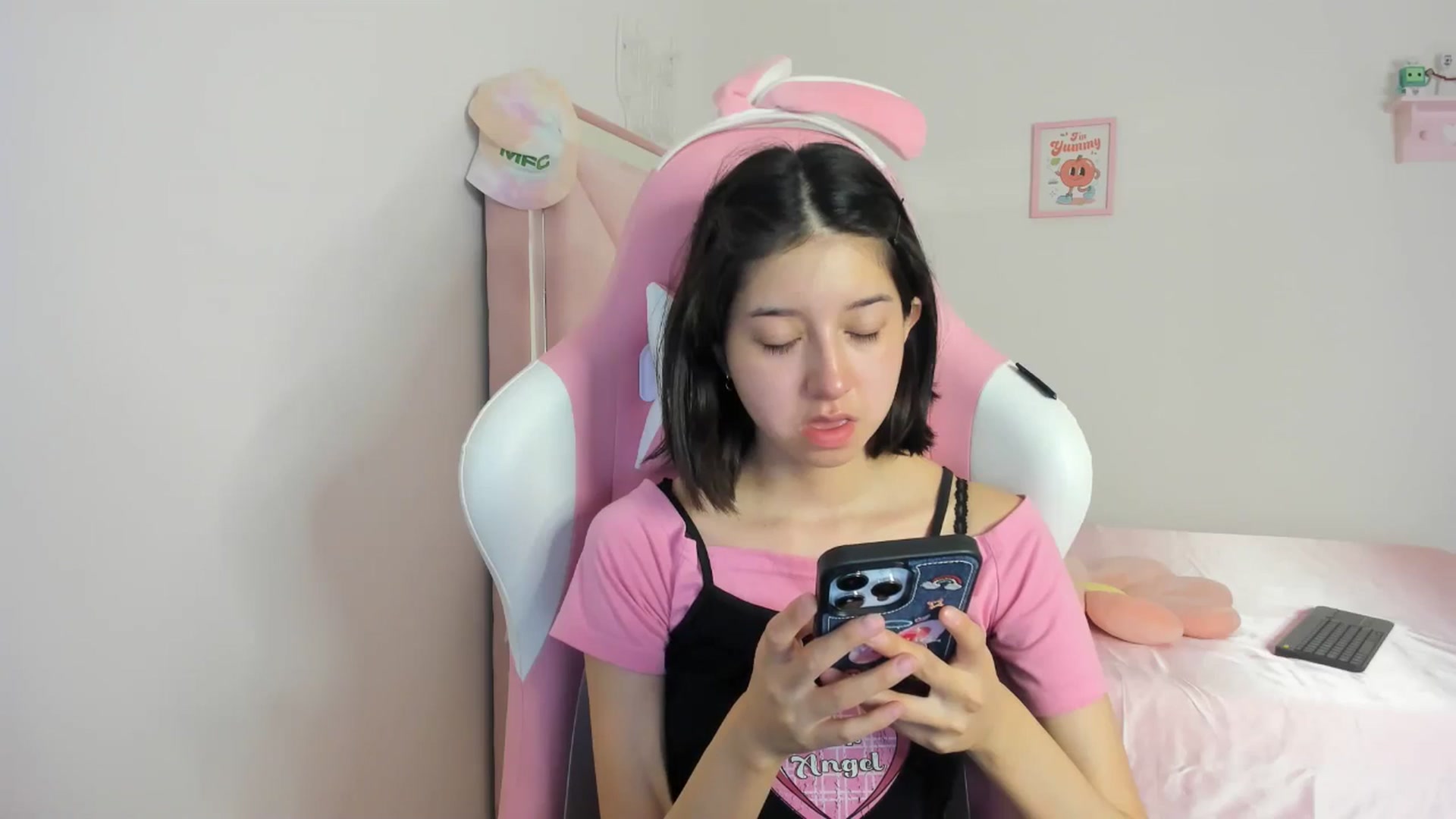 Gallery image thumbnail from Cherrycute666's myfreecams stream on, 05/07/2024, 04:15 image 8 of 20