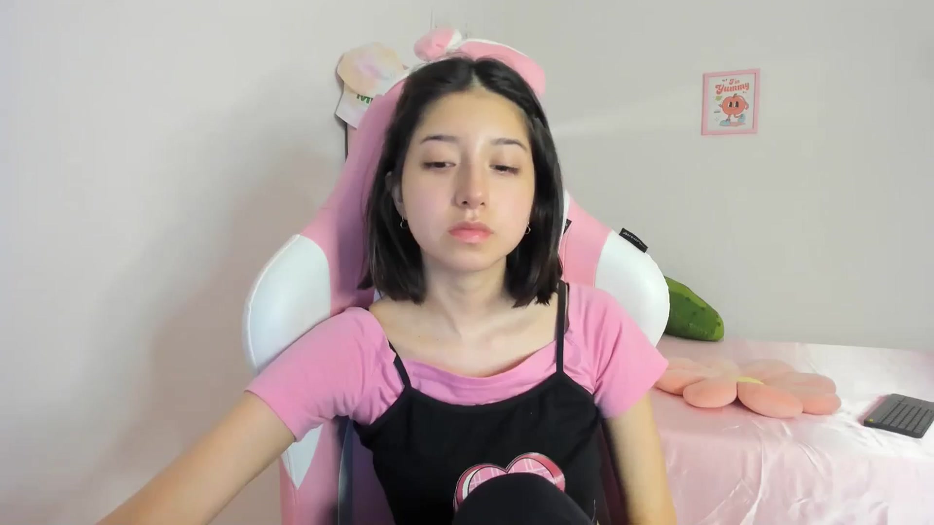 Gallery image thumbnail from Cherrycute666's myfreecams stream on, 05/07/2024, 04:15 image 19 of 20