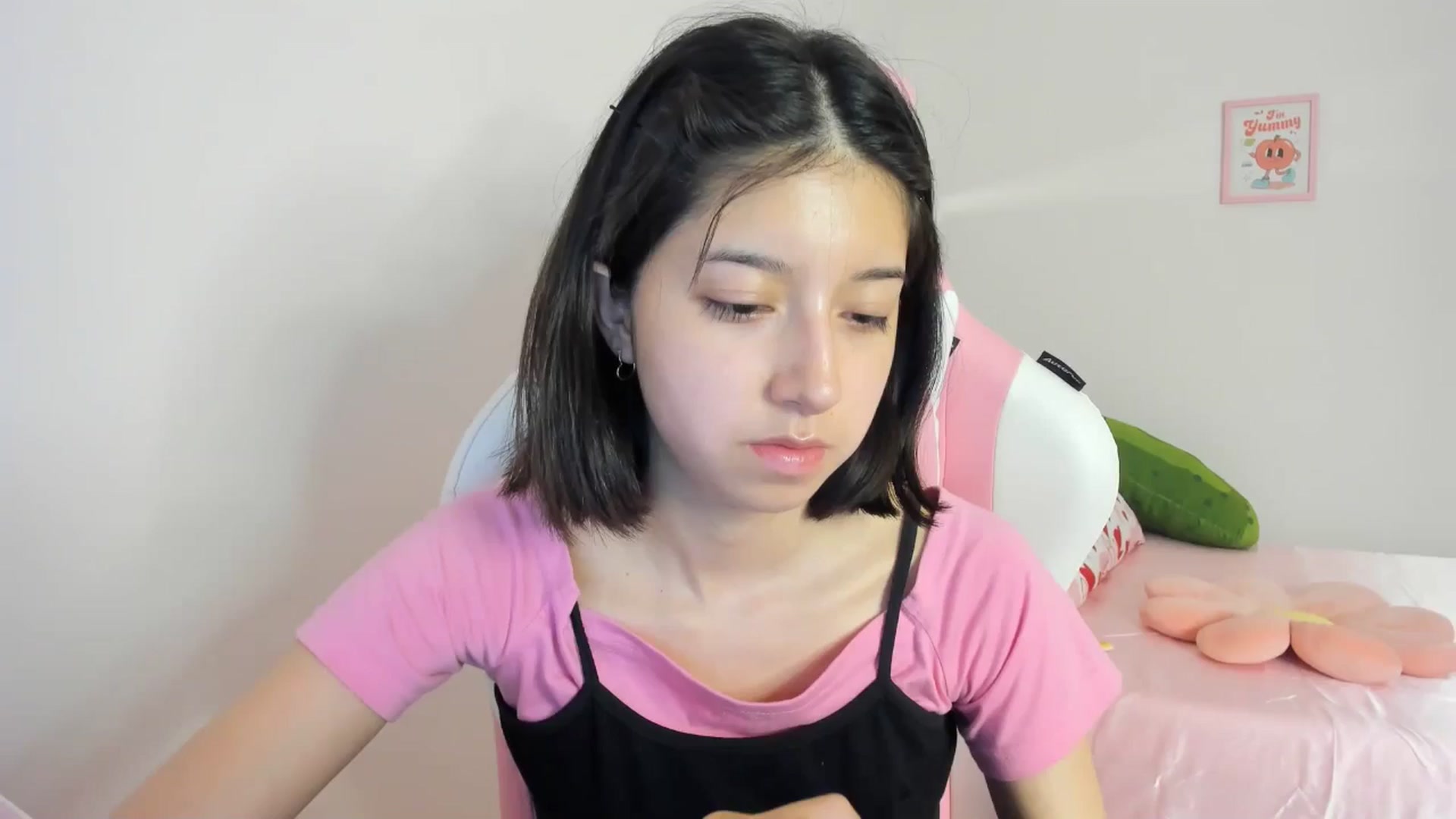Gallery image thumbnail from Cherrycute666's myfreecams stream on, 05/07/2024, 06:29 image 1 of 20
