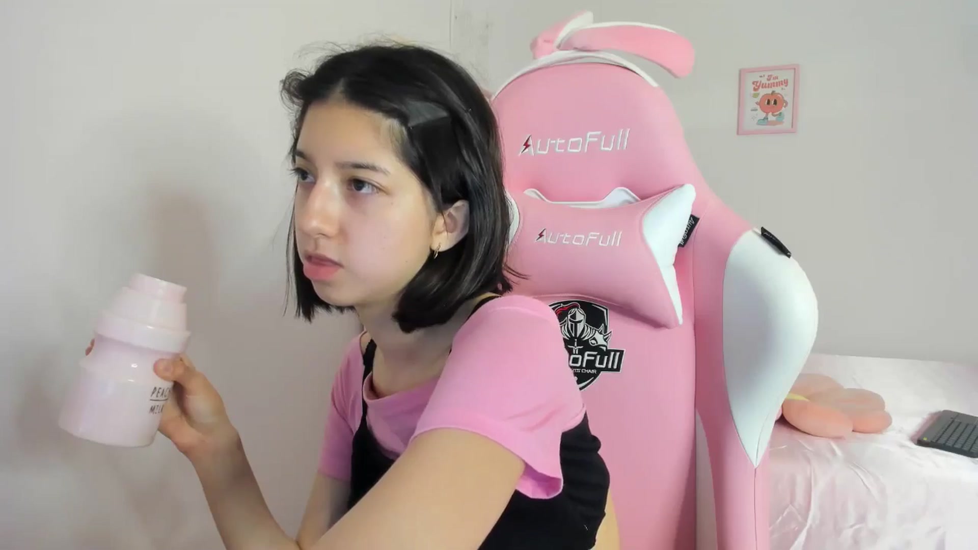 Gallery image thumbnail from Cherrycute666's myfreecams stream on, 05/07/2024, 06:29 image 12 of 20