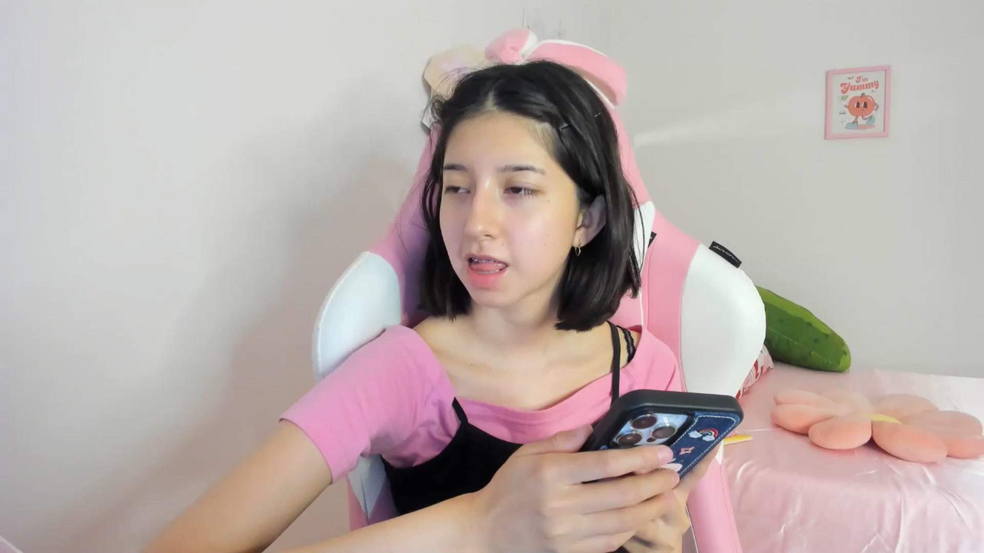 Gallery image thumbnail from Cherrycute666's myfreecams stream on, 05/07/2024, 06:29 image 5 of 20