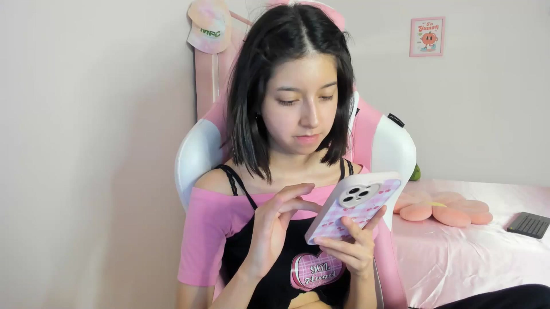 Gallery image thumbnail from Cherrycute666's myfreecams stream on, 05/07/2024, 06:29 image 7 of 20