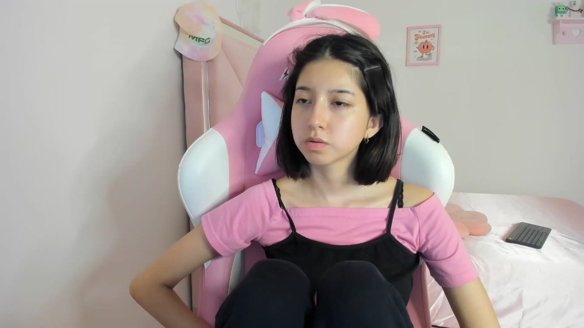 Gallery image thumbnail from Cherrycute666's myfreecams stream on, 05/07/2024, 06:29 image 15 of 20