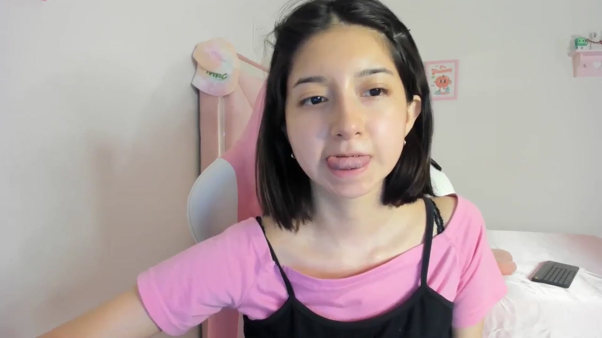 Gallery image thumbnail from Cherrycute666's myfreecams stream on, 05/07/2024, 06:29 image 20 of 20