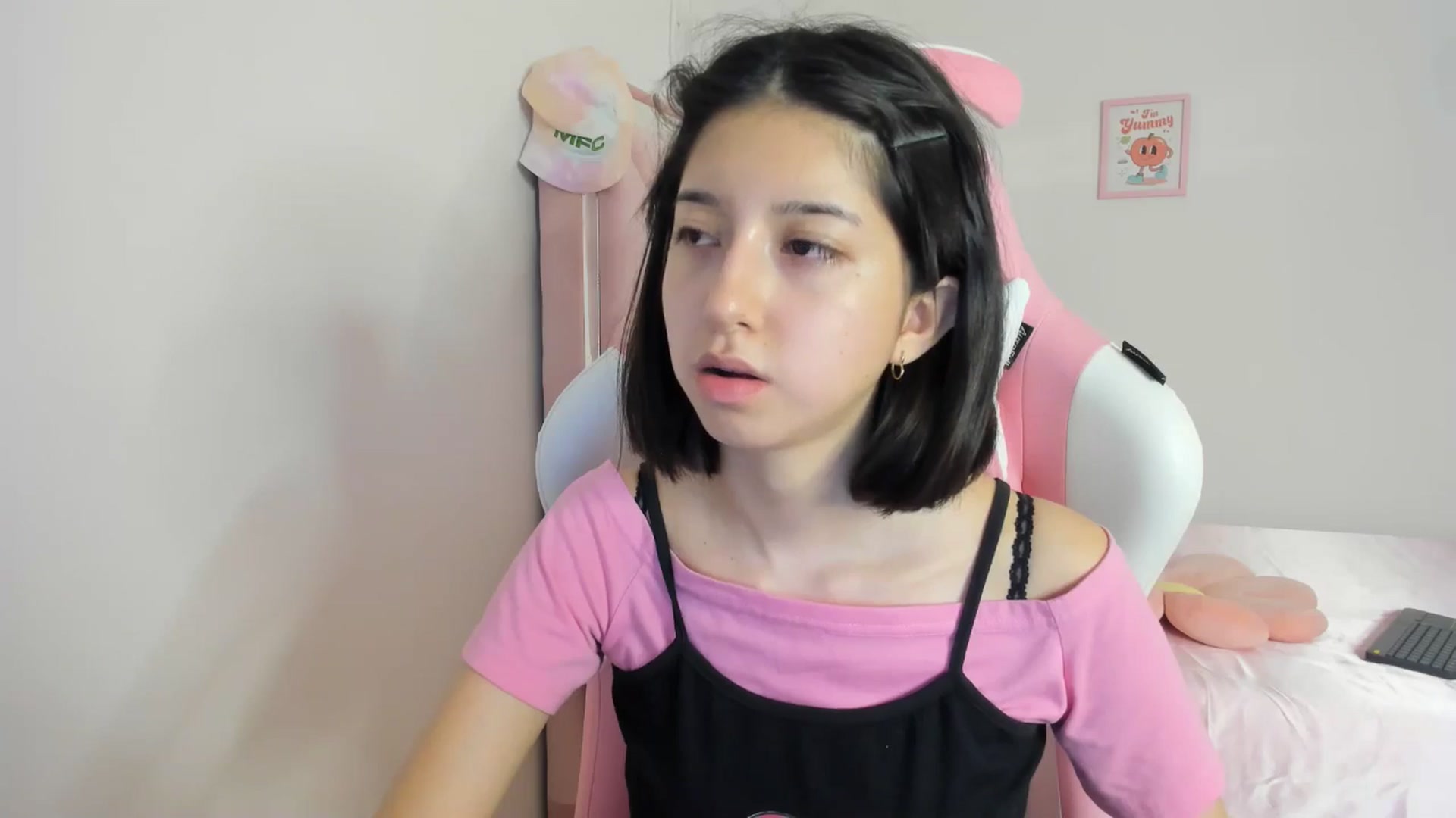 Gallery image thumbnail from Cherrycute666's myfreecams stream on, 05/07/2024, 06:29 image 11 of 20
