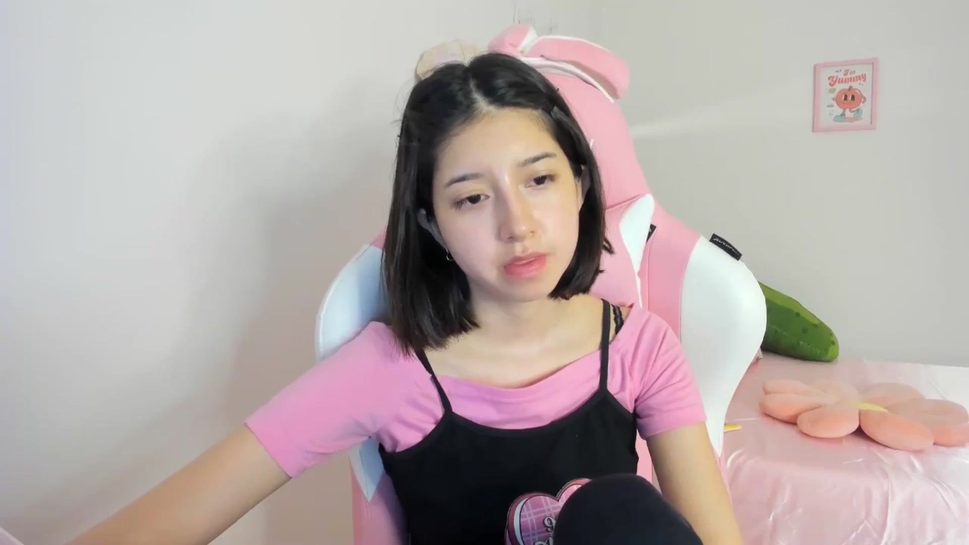Gallery image thumbnail from Cherrycute666's myfreecams stream on, 05/07/2024, 06:29 image 4 of 20