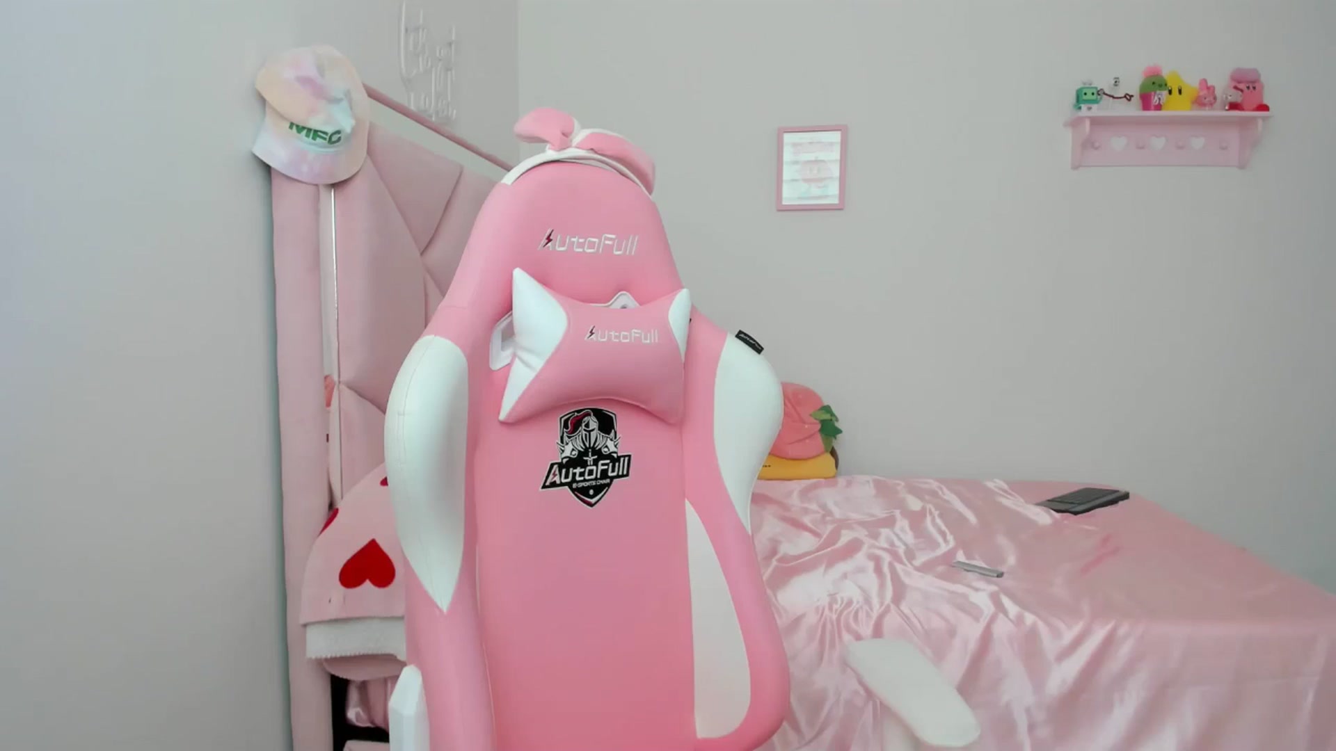 Gallery image thumbnail from Cherrycute666's myfreecams stream on, 05/07/2024, 21:07 image 10 of 20