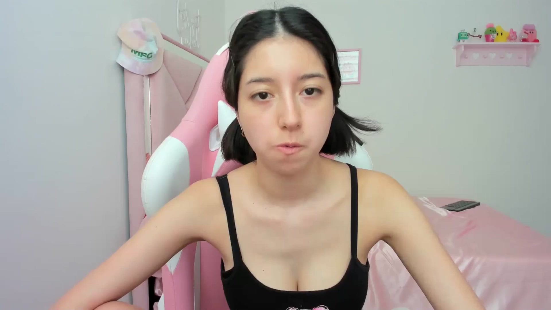 Gallery image thumbnail from Cherrycute666's myfreecams stream on, 05/07/2024, 21:07 image 12 of 20