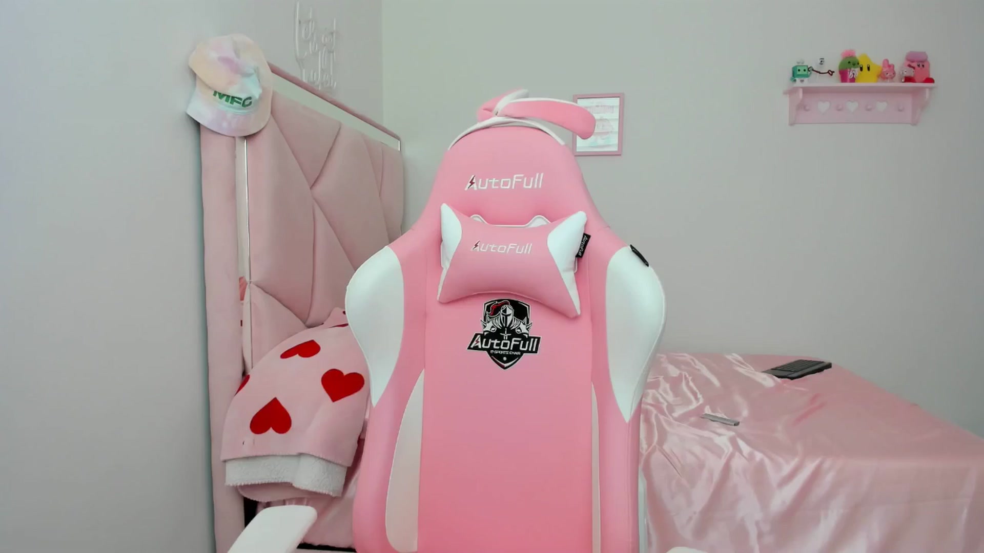 Gallery image thumbnail from Cherrycute666's myfreecams stream on, 05/07/2024, 21:07 image 11 of 20